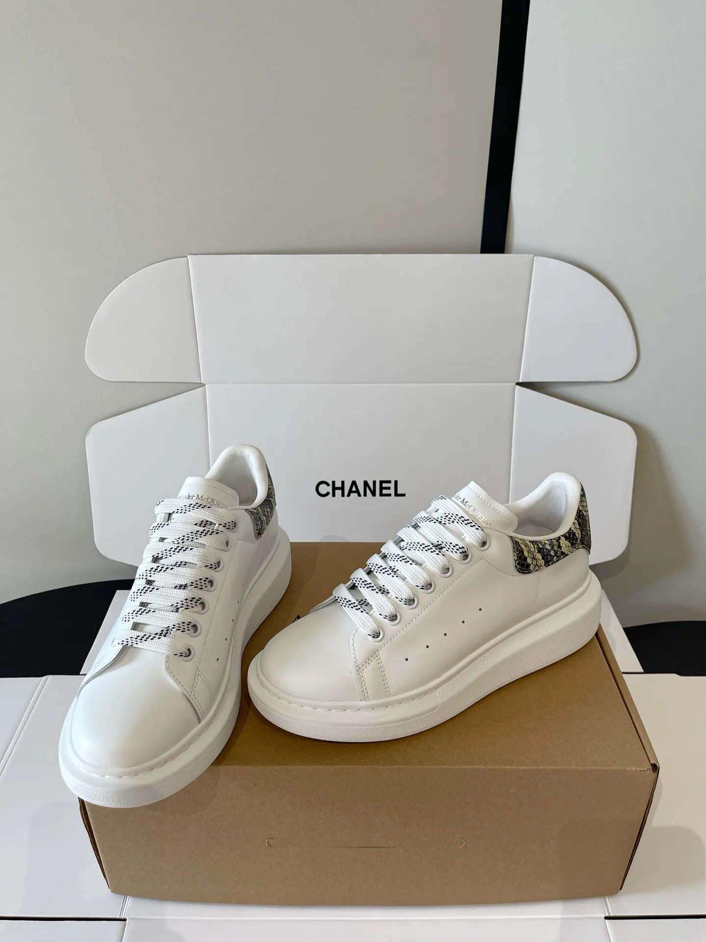 Кроссовки Женские Alexander Mcqueen 17898878