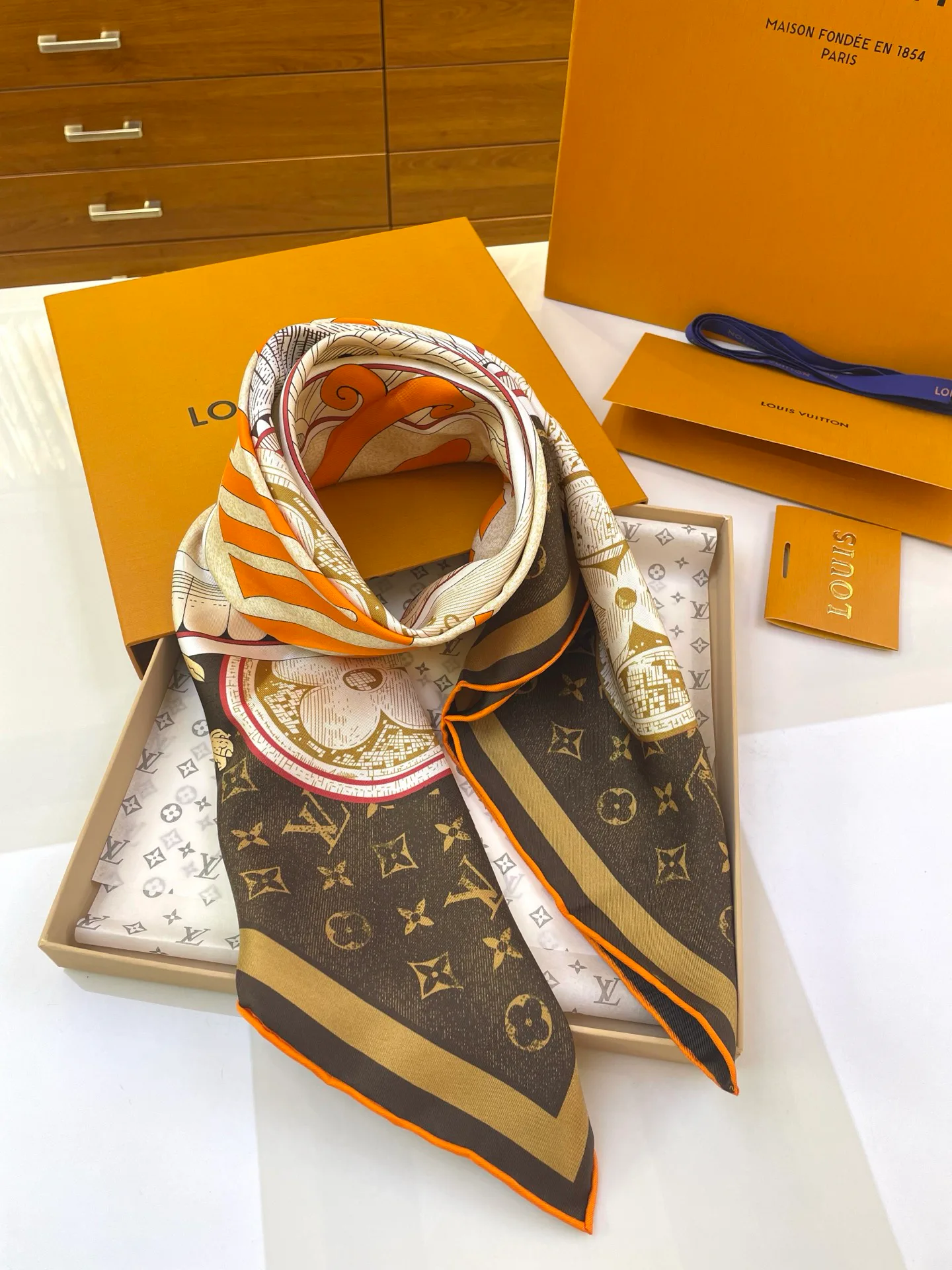 Шарфы Louis Vuitton 899689