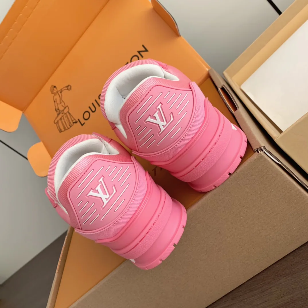 Кроссовки Женские Louis Vuitton 18625676