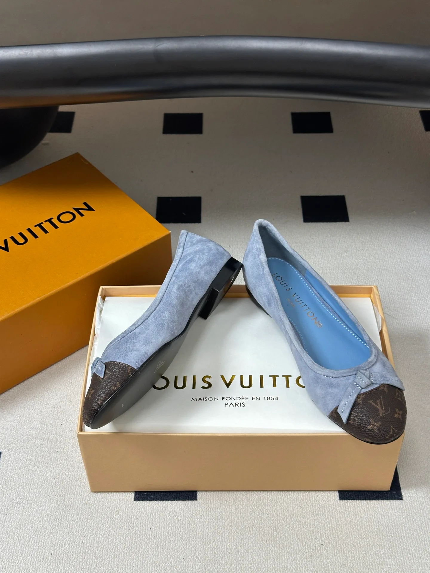 Балетки Женские Louis Vuitton 18049406