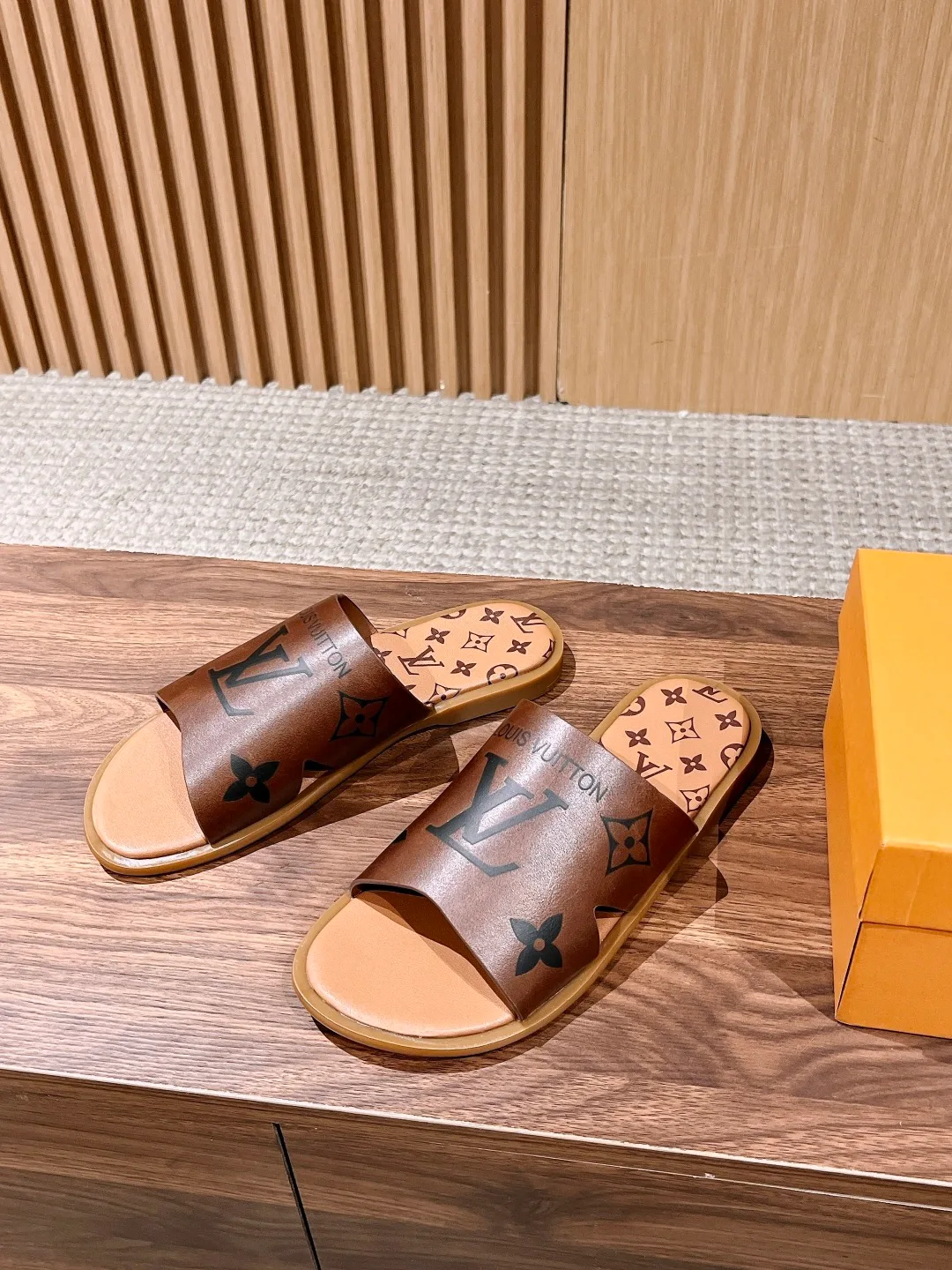 Шлепанцы Мужские Louis Vuitton 15419424