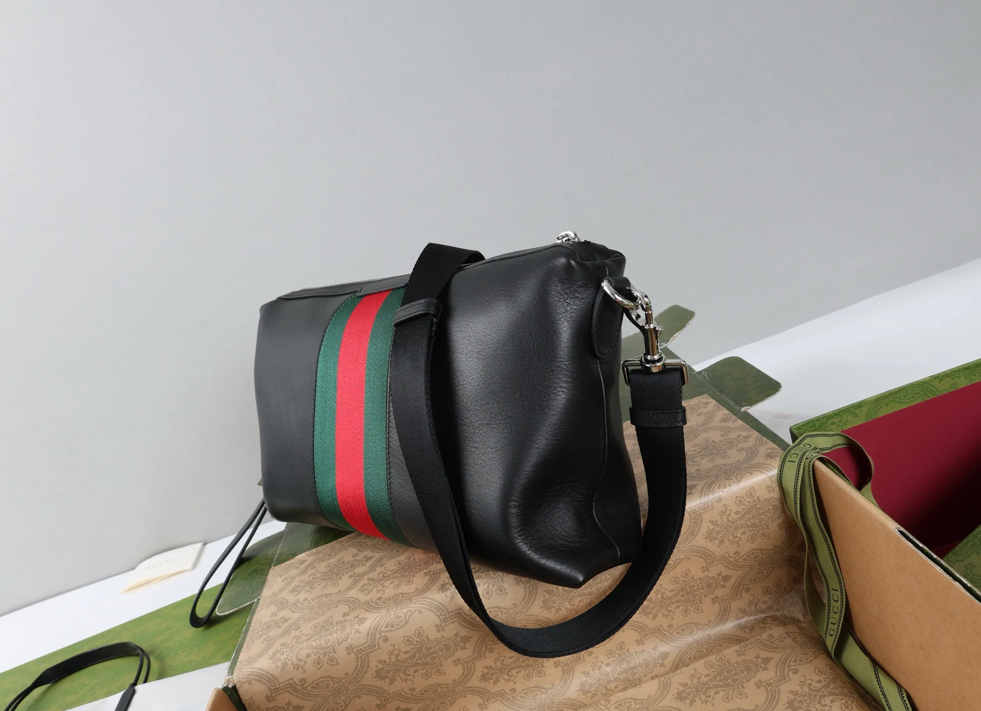 Классические Сумки Женские Gucci 18250594