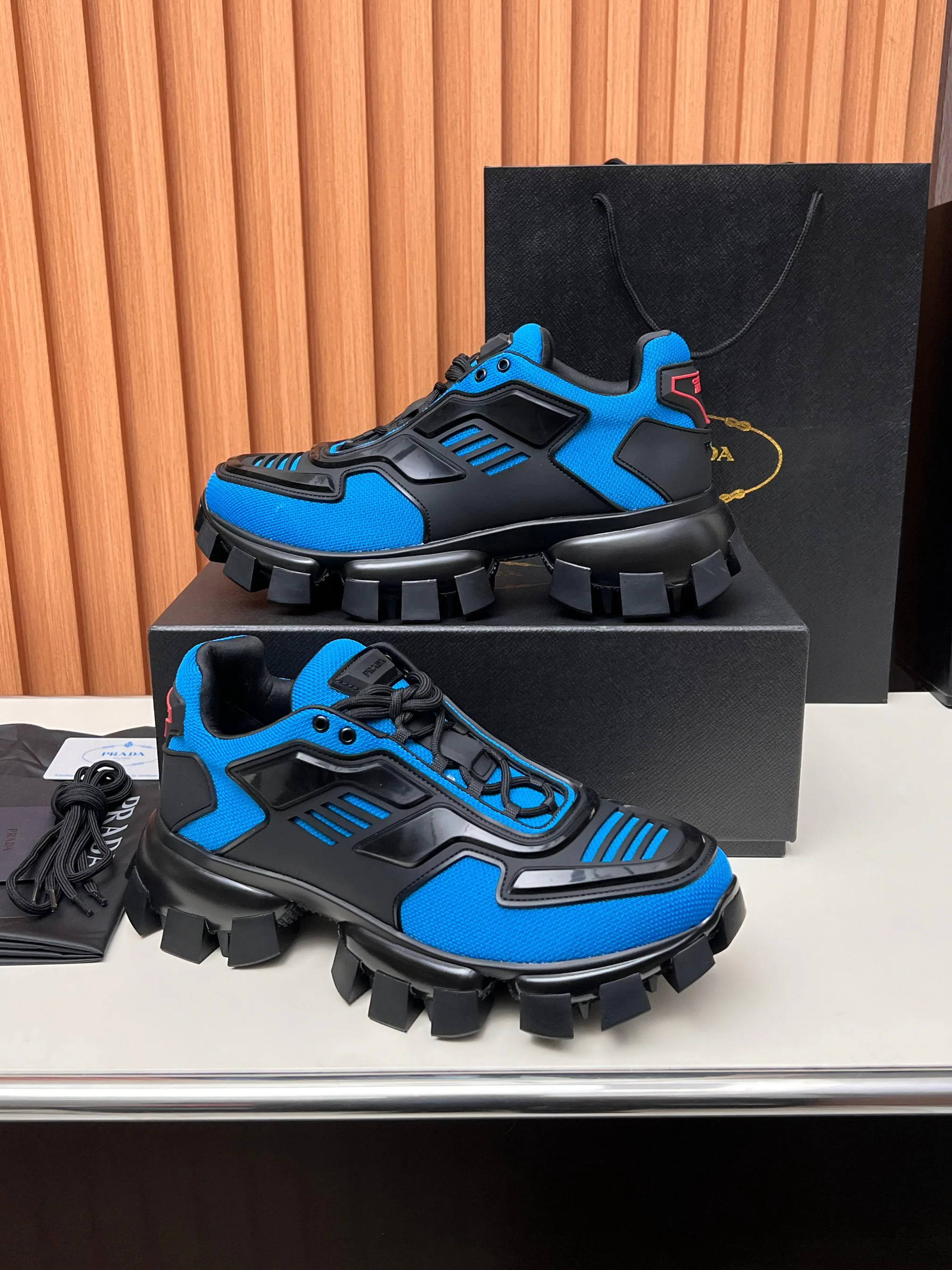 Кроссовки Женские Prada 881680