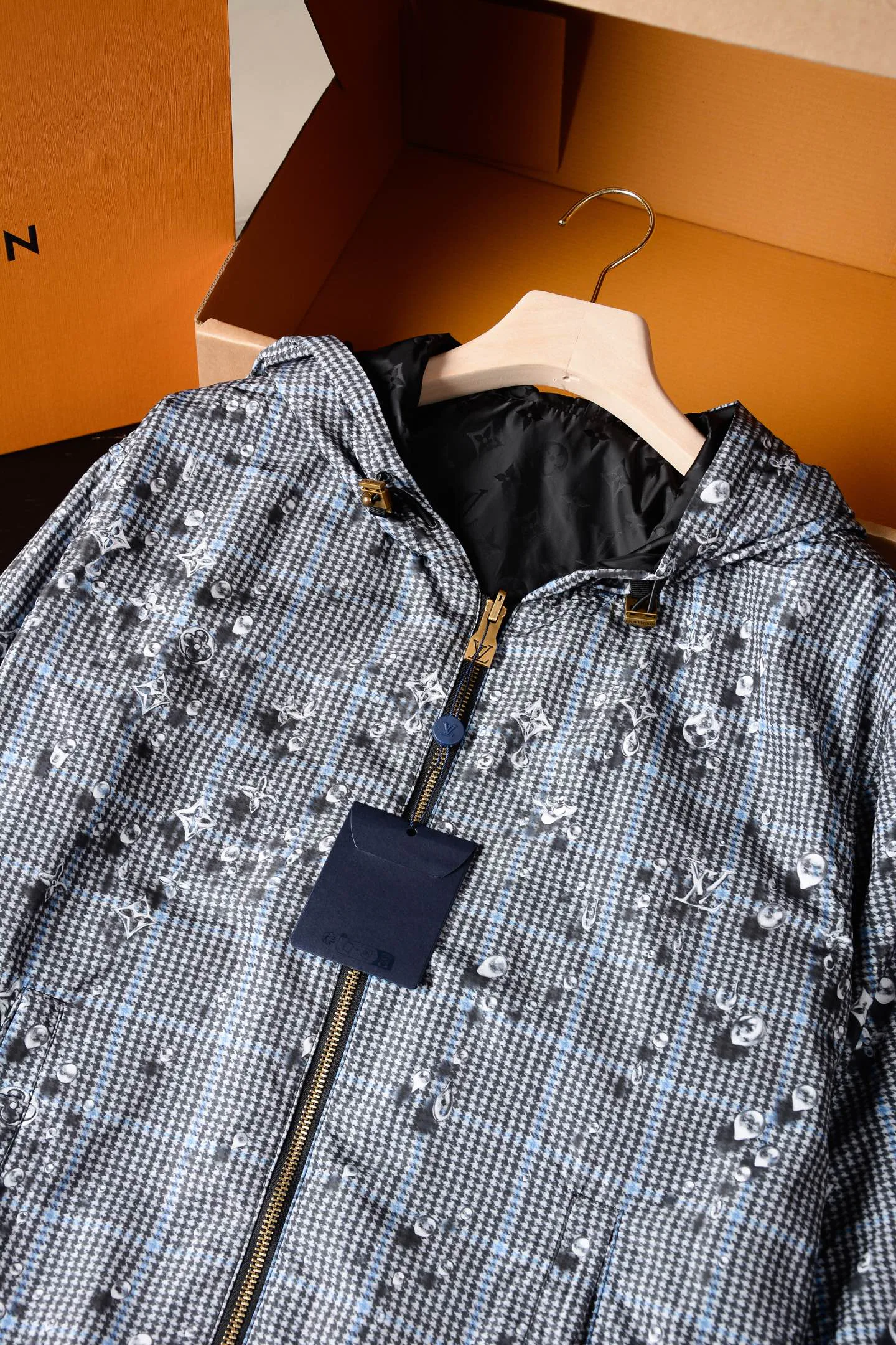 Куртки И Пуховики Женские Louis Vuitton 11595311