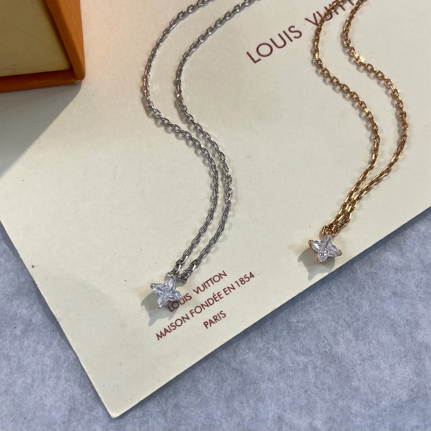 Бижутерия Louis Vuitton 18406004