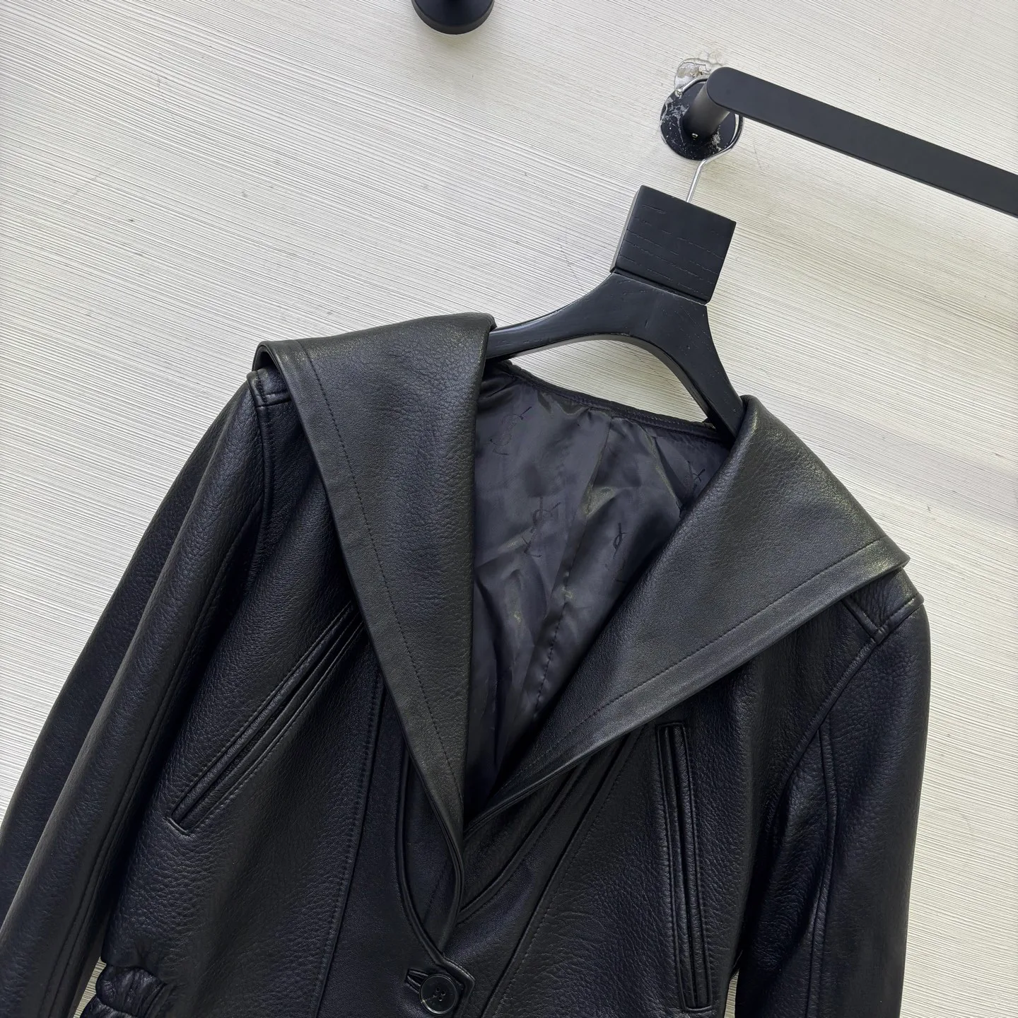 Кожаные Куртки И Дублёнки Женские Saint Laurent 16860541