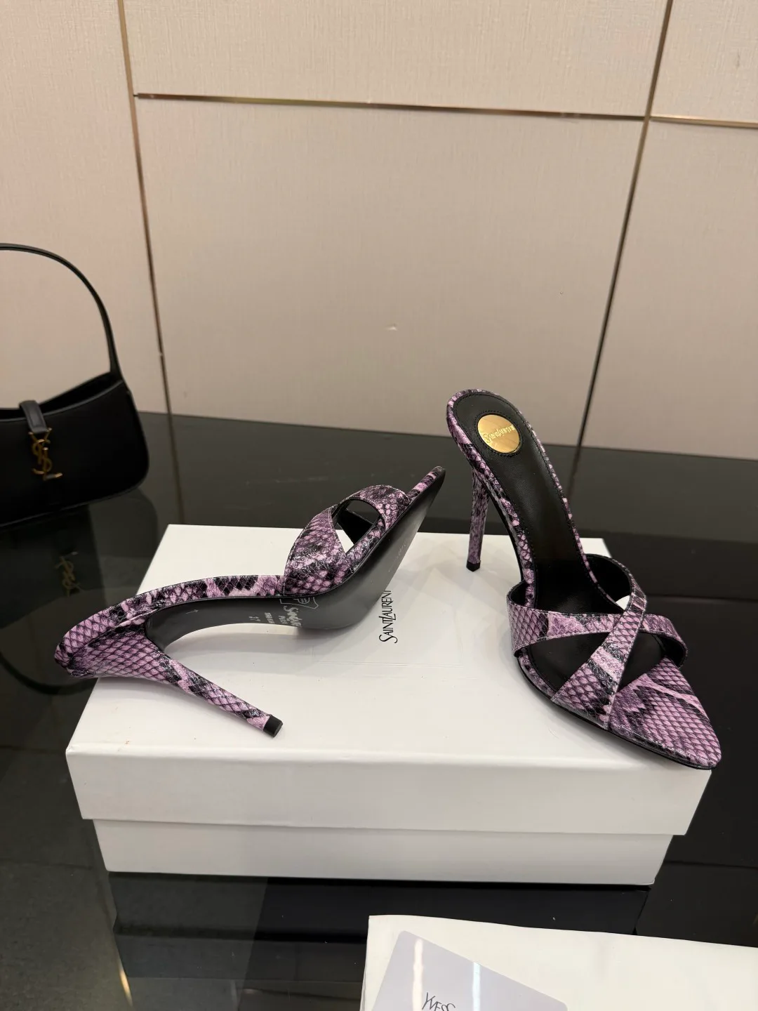 Босоножки Женские Saint Laurent 11424888