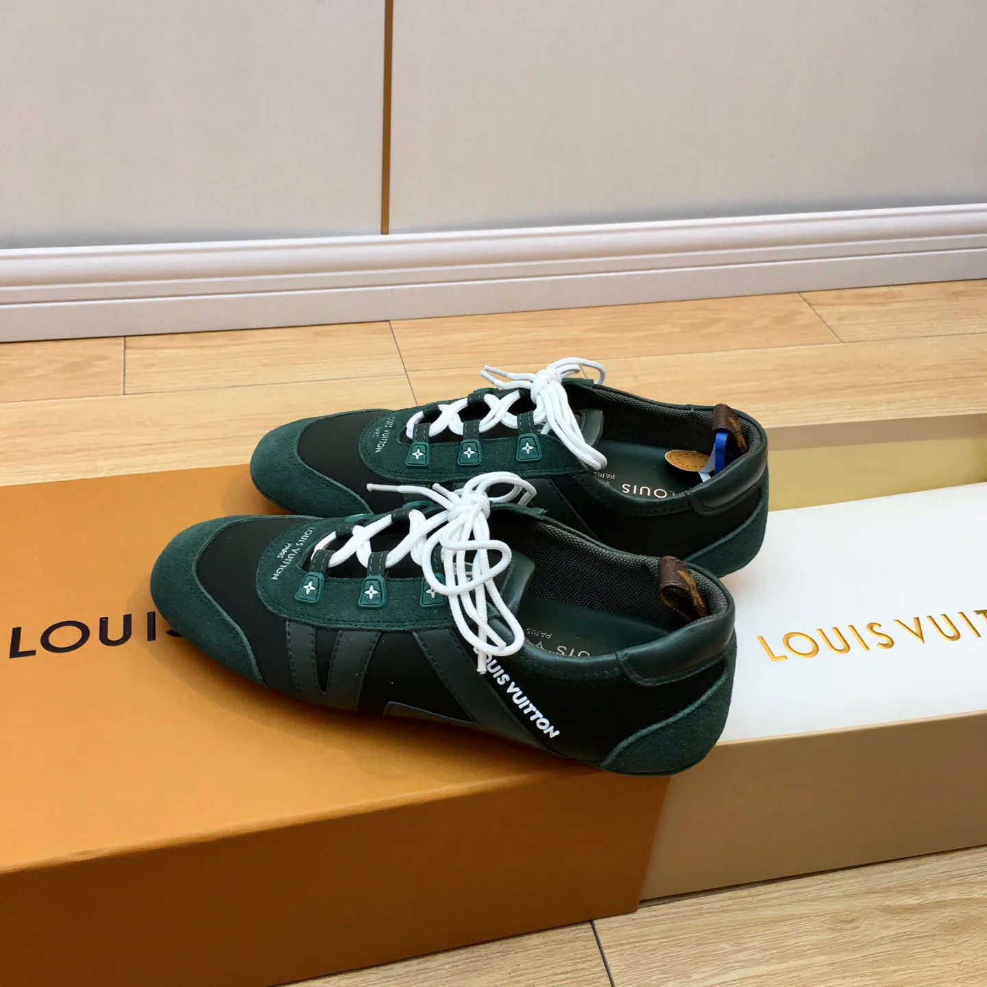 Кроссовки Женские Louis Vuitton 1590943