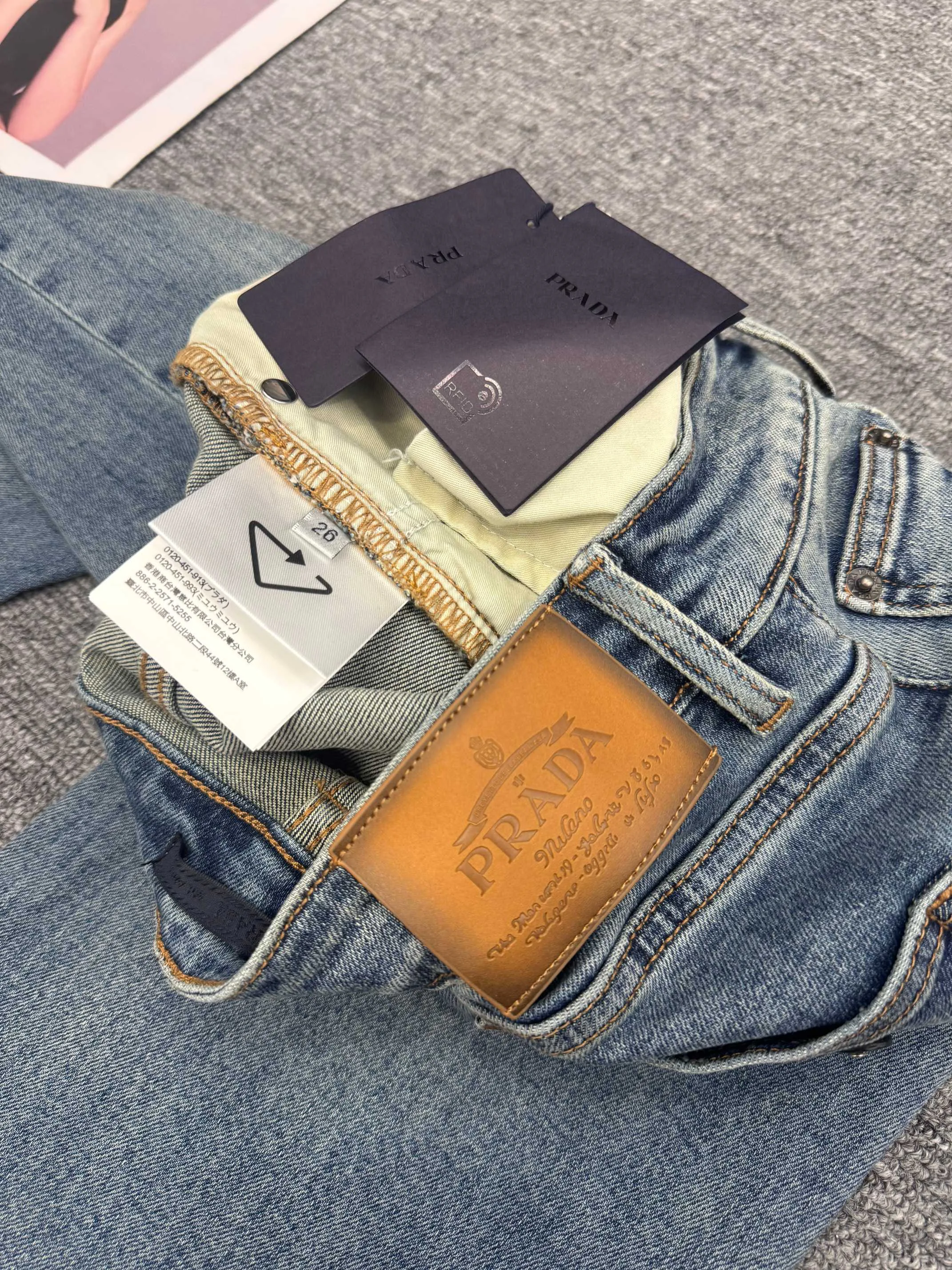 Джинсы Женские Prada 11676670