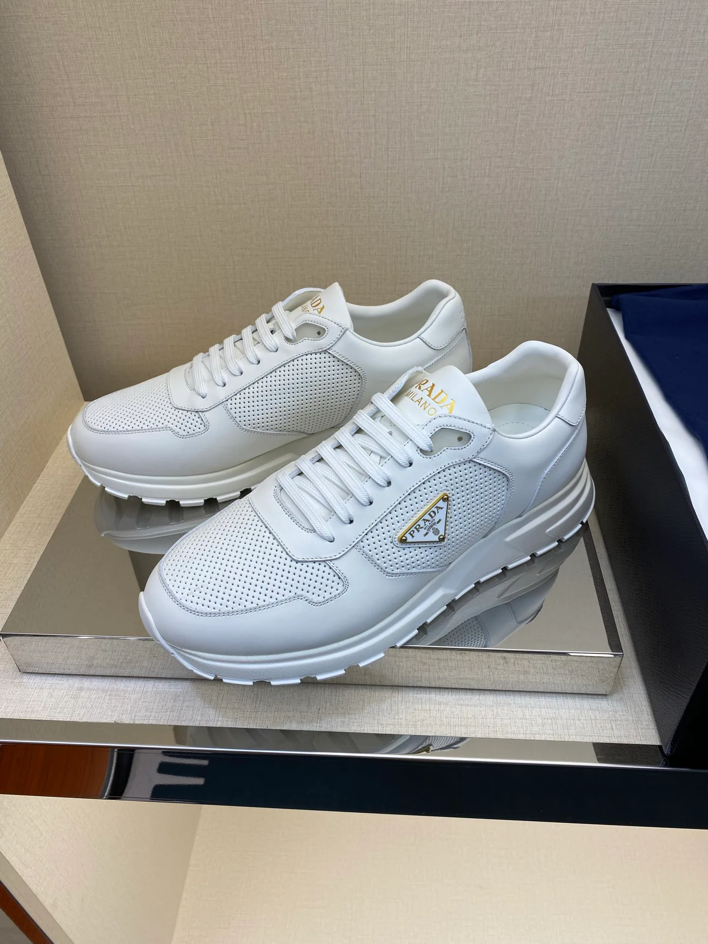 Кроссовки Мужские Prada 18039817