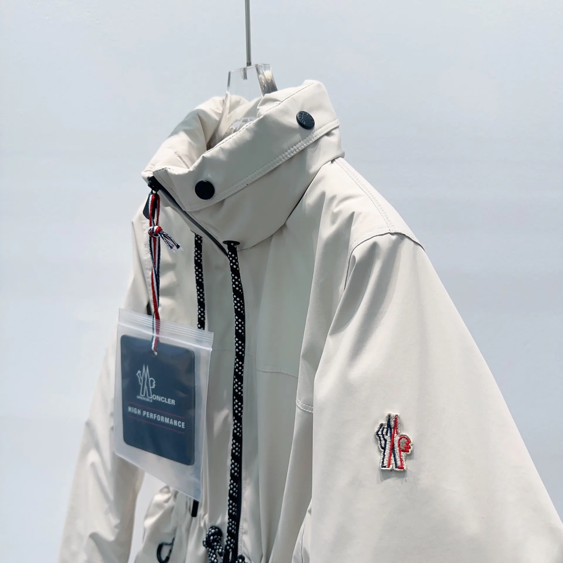Куртки И Пуховики Женские Moncler 18710264