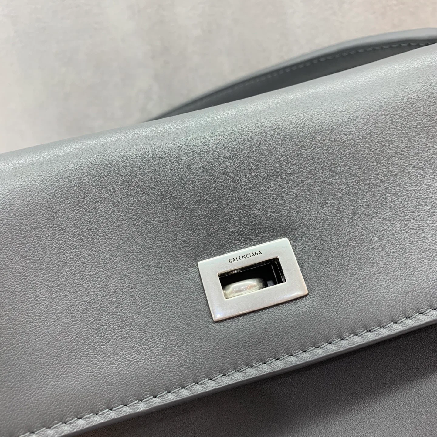 Классические Сумки Женские Balenciaga 18136470