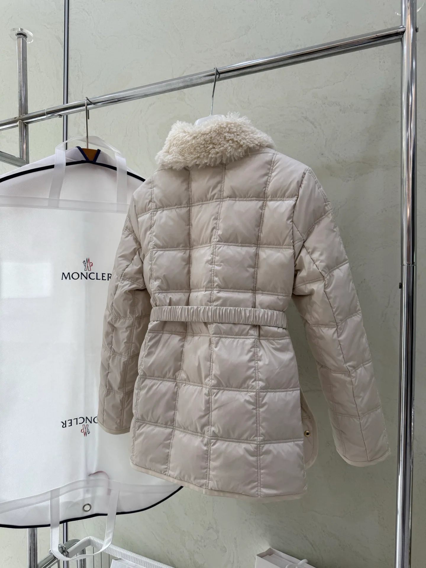 Куртки И Пуховики Мужские Moncler 17937835