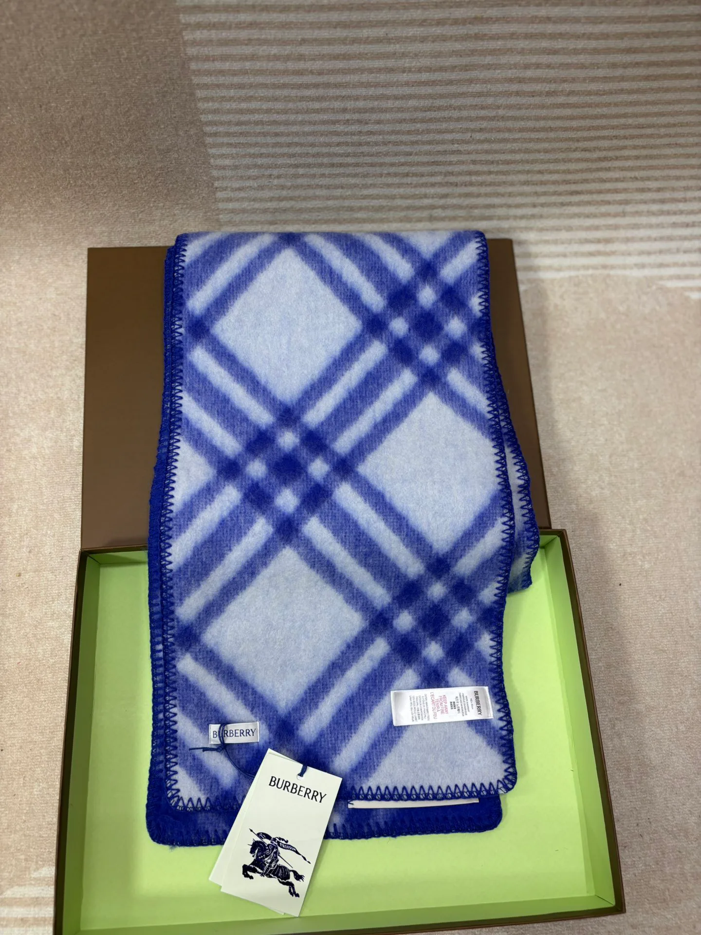 Шарфы Burberry 294909