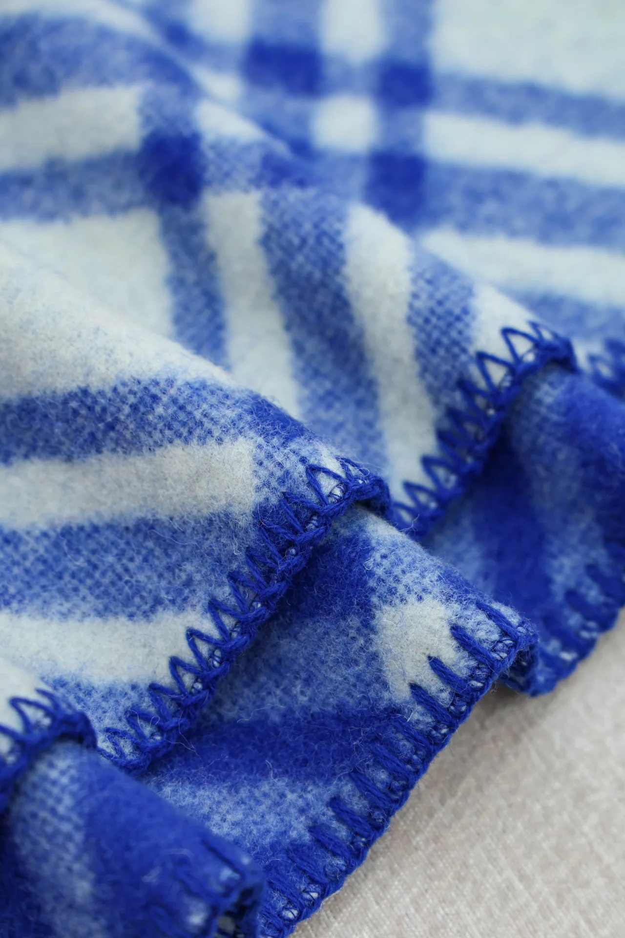 Шарфы Burberry 692736