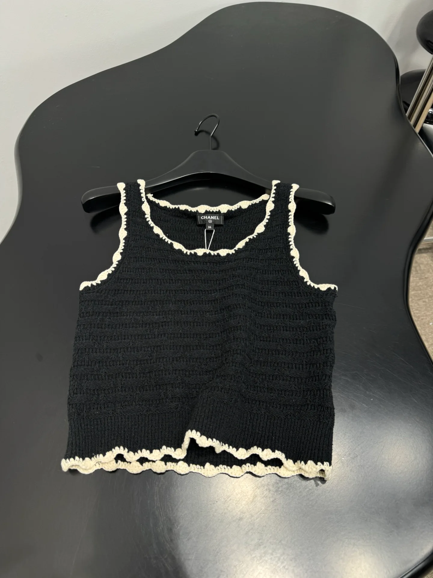 Жилеты Женские Chanel 9880478