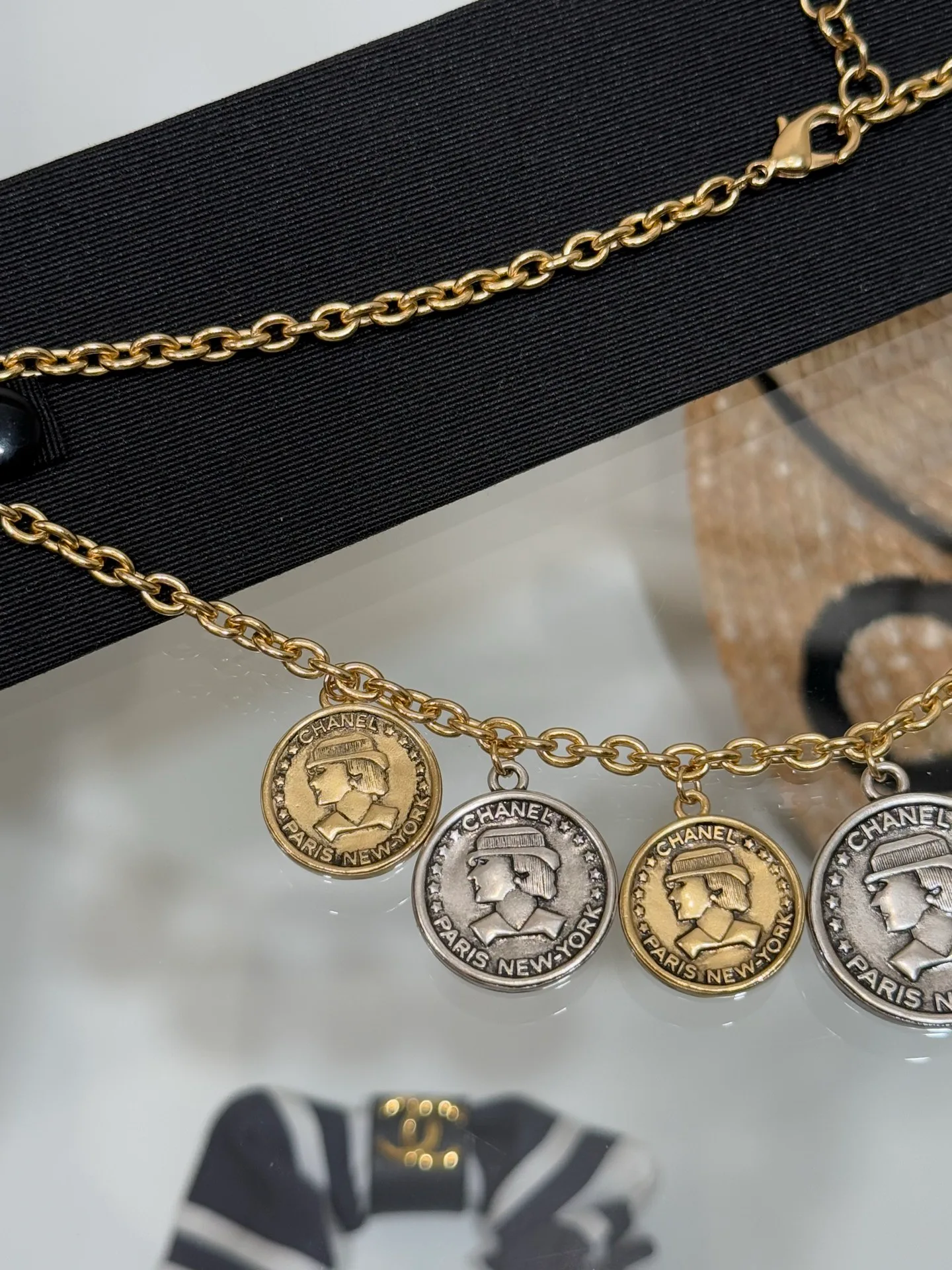 Бижутерия Chanel 18059161