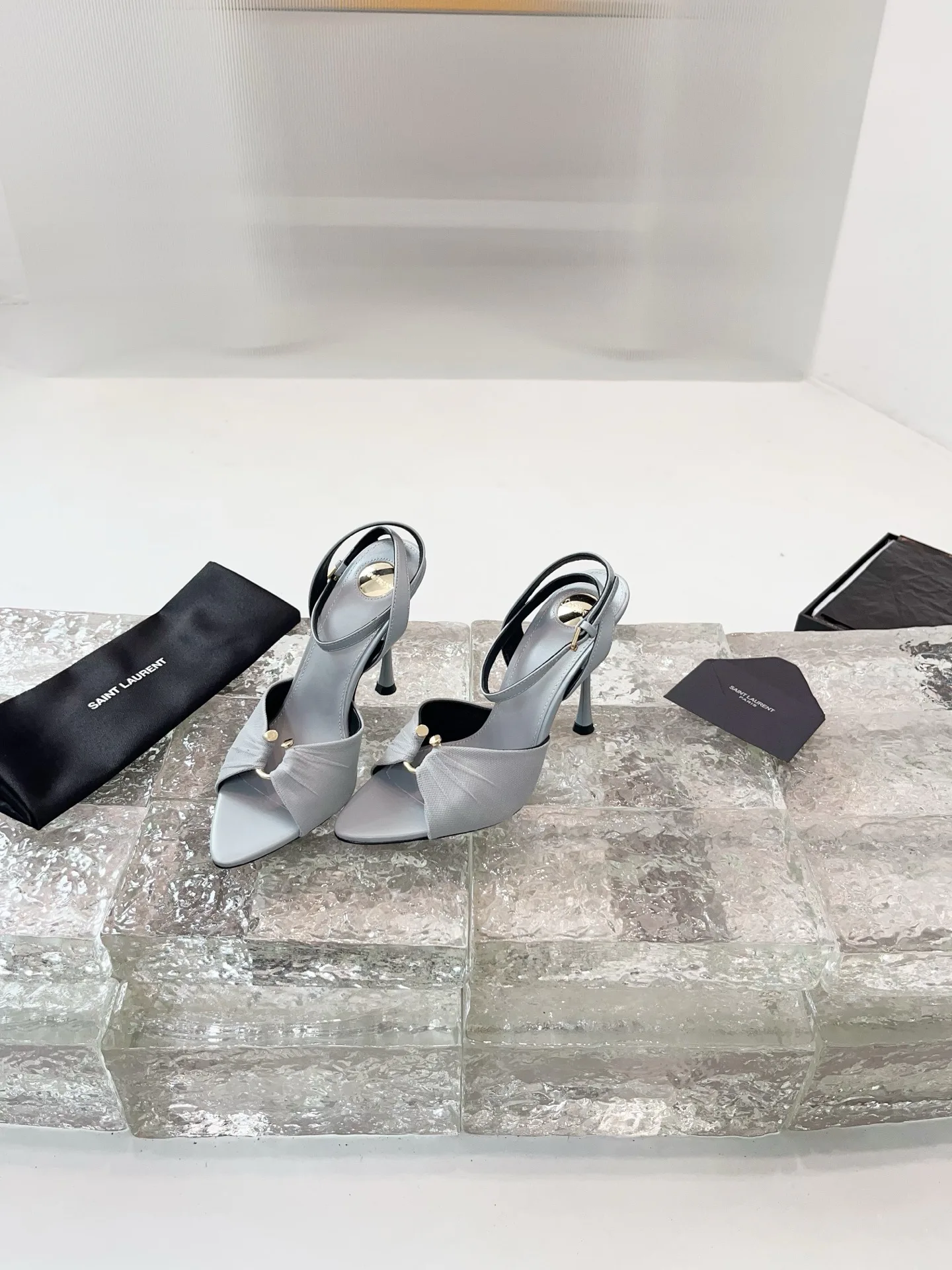 Босоножки Женские Saint Laurent 11278394