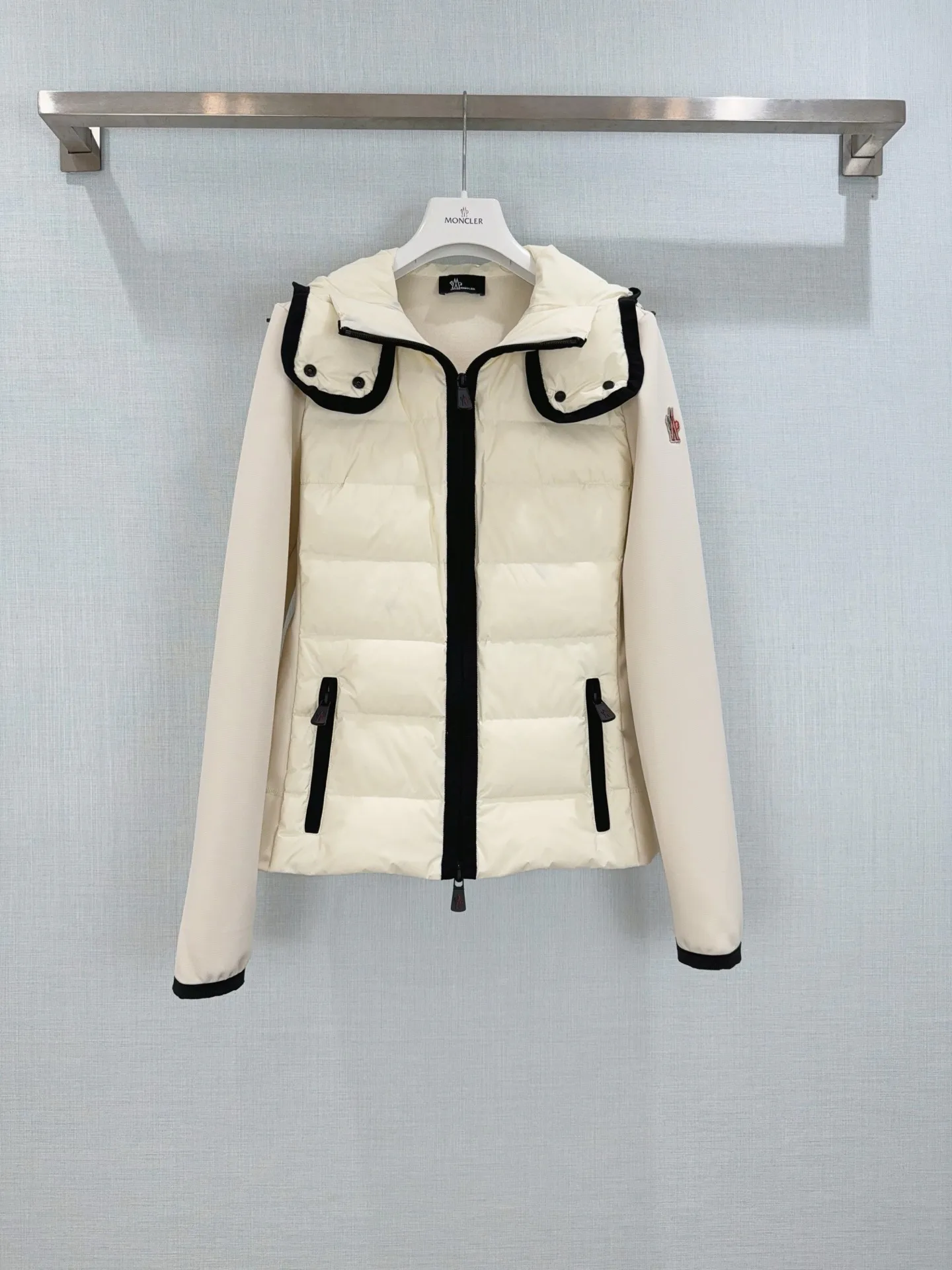Куртки И Пуховики Женские Moncler 18474209