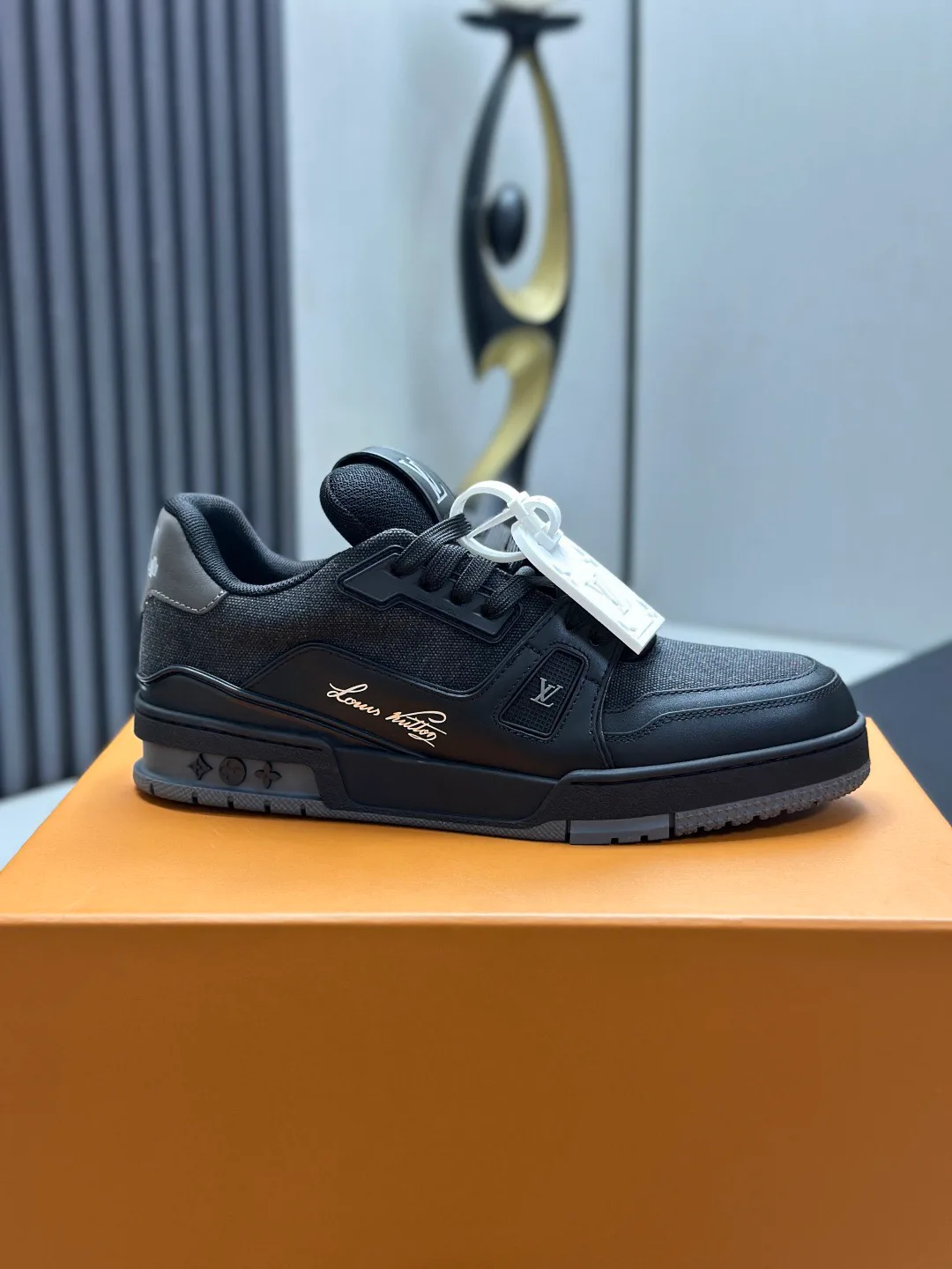 Кроссовки Женские Louis Vuitton 1879279