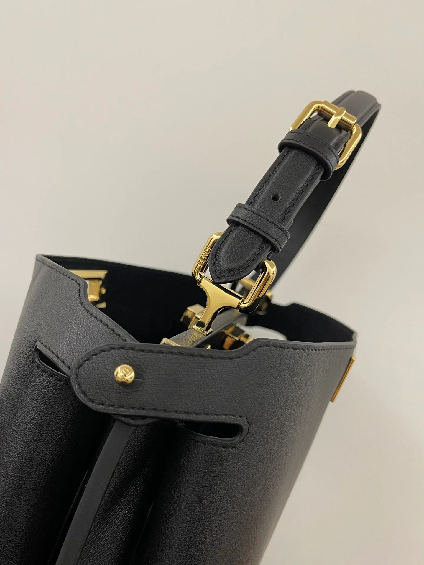 Классические Сумки Женские Fendi 13546283
