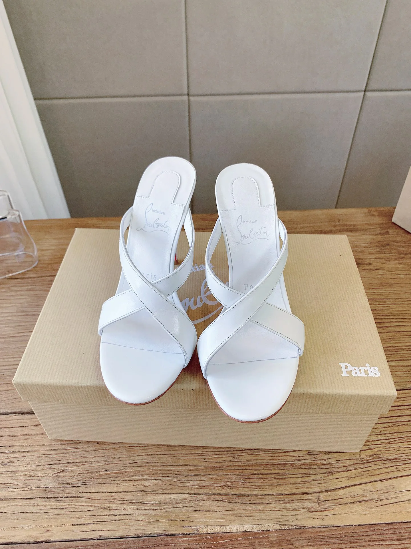 Босоножки Женские Christian Louboutin 19783855