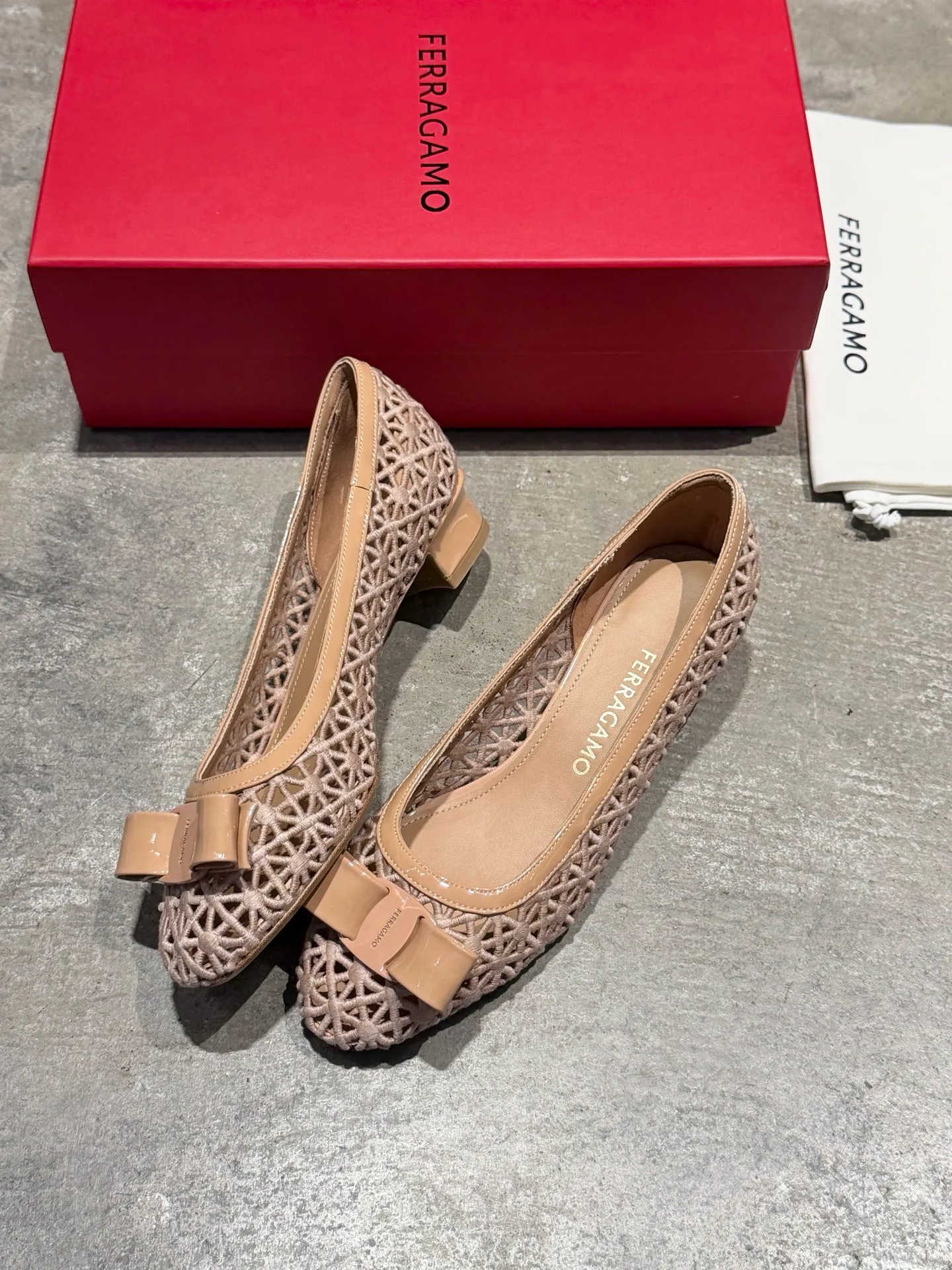 Туфли Женские Salvatore Ferragamo 17642582