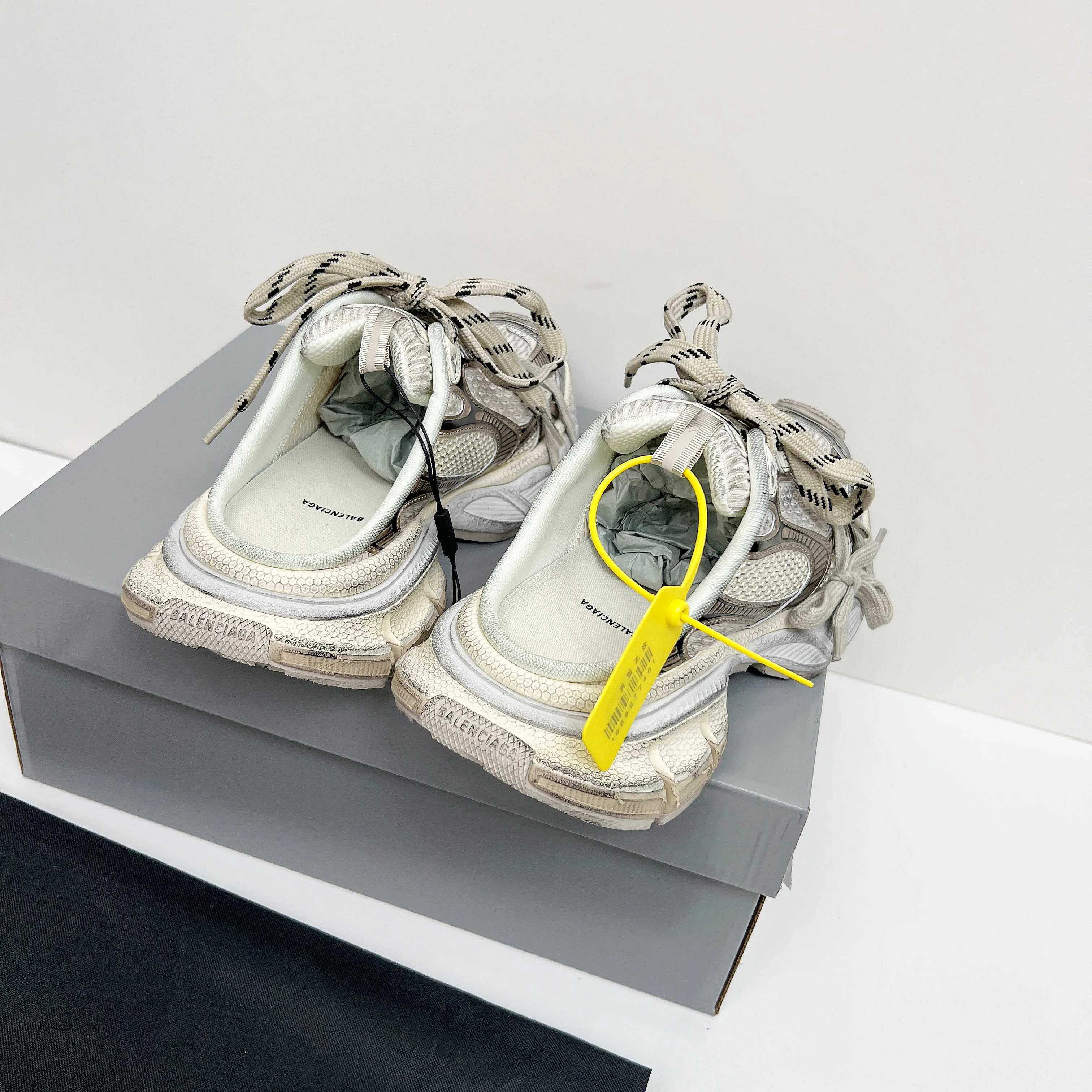 Кроссовки Женские Balenciaga 6062643