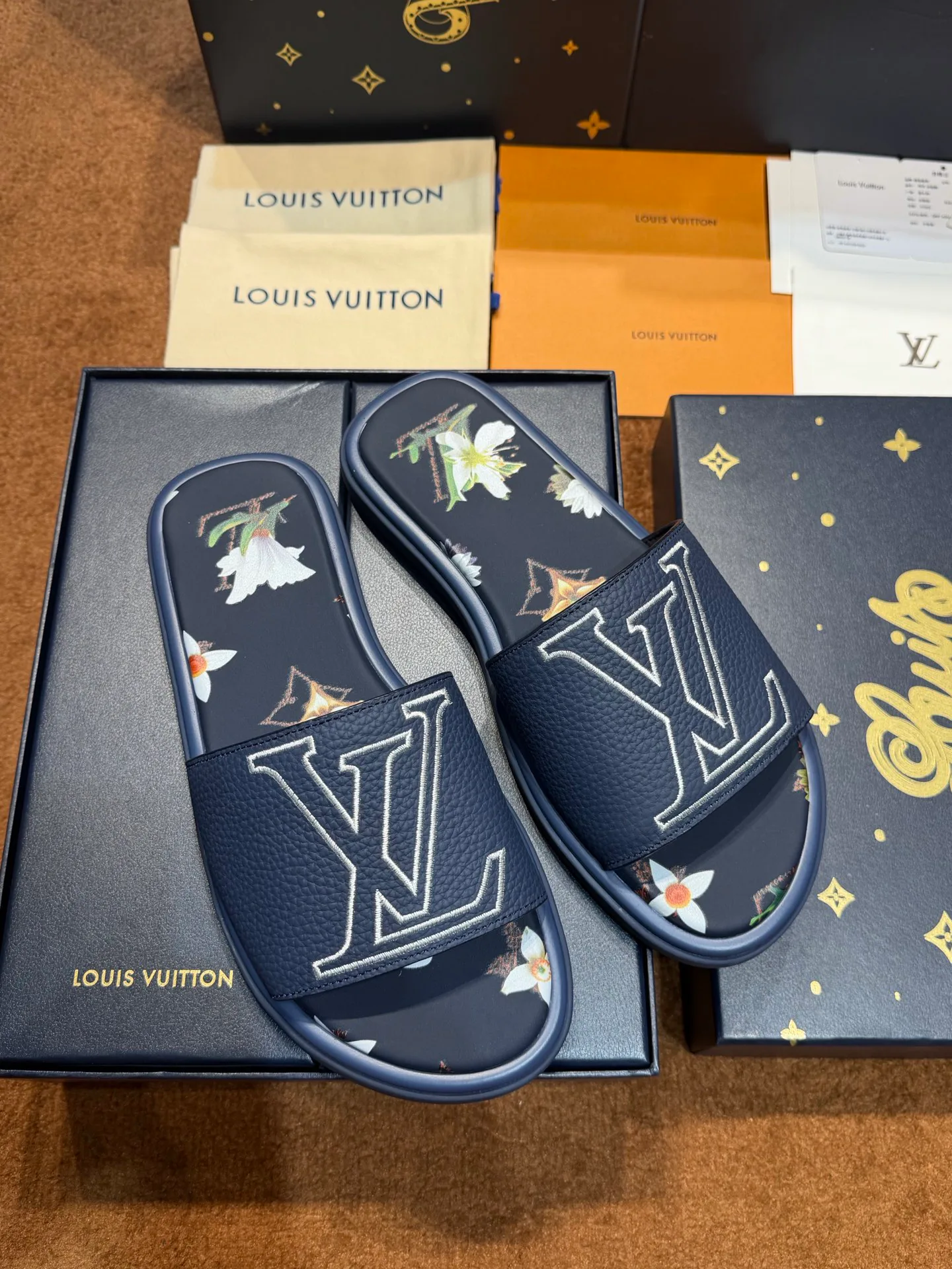 Шлепанцы Женские Louis Vuitton 17059503