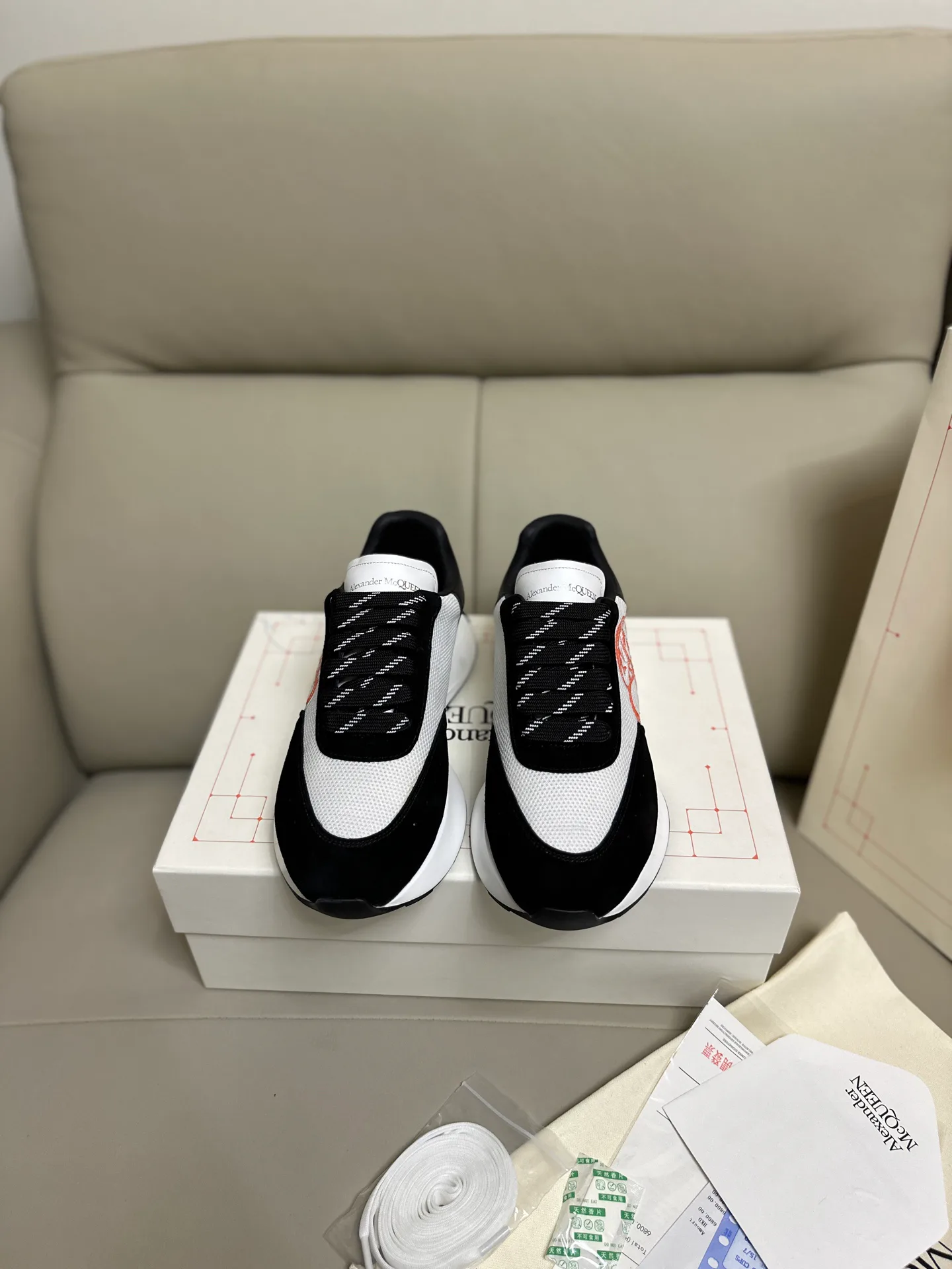 Кроссовки Женские Alexander Mcqueen 18616792