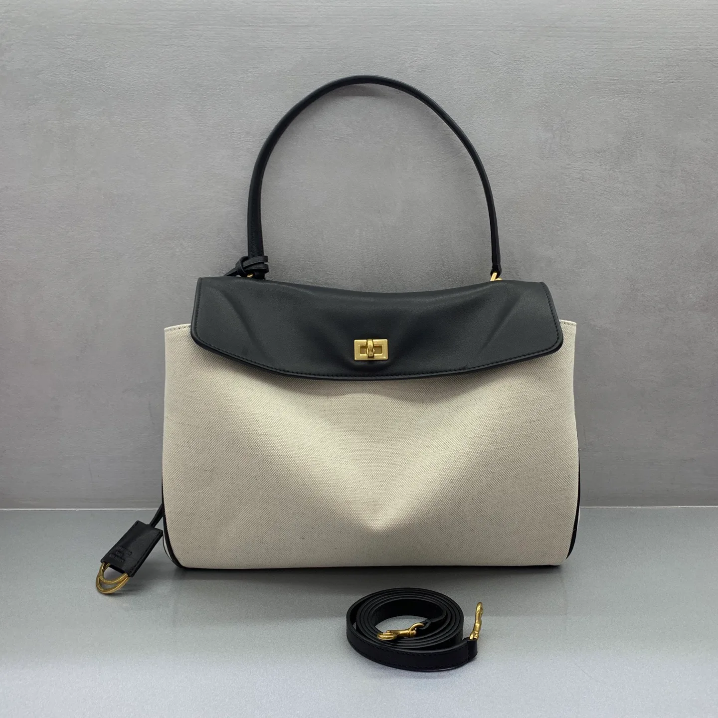 Классические Сумки Женские Balenciaga 18136004
