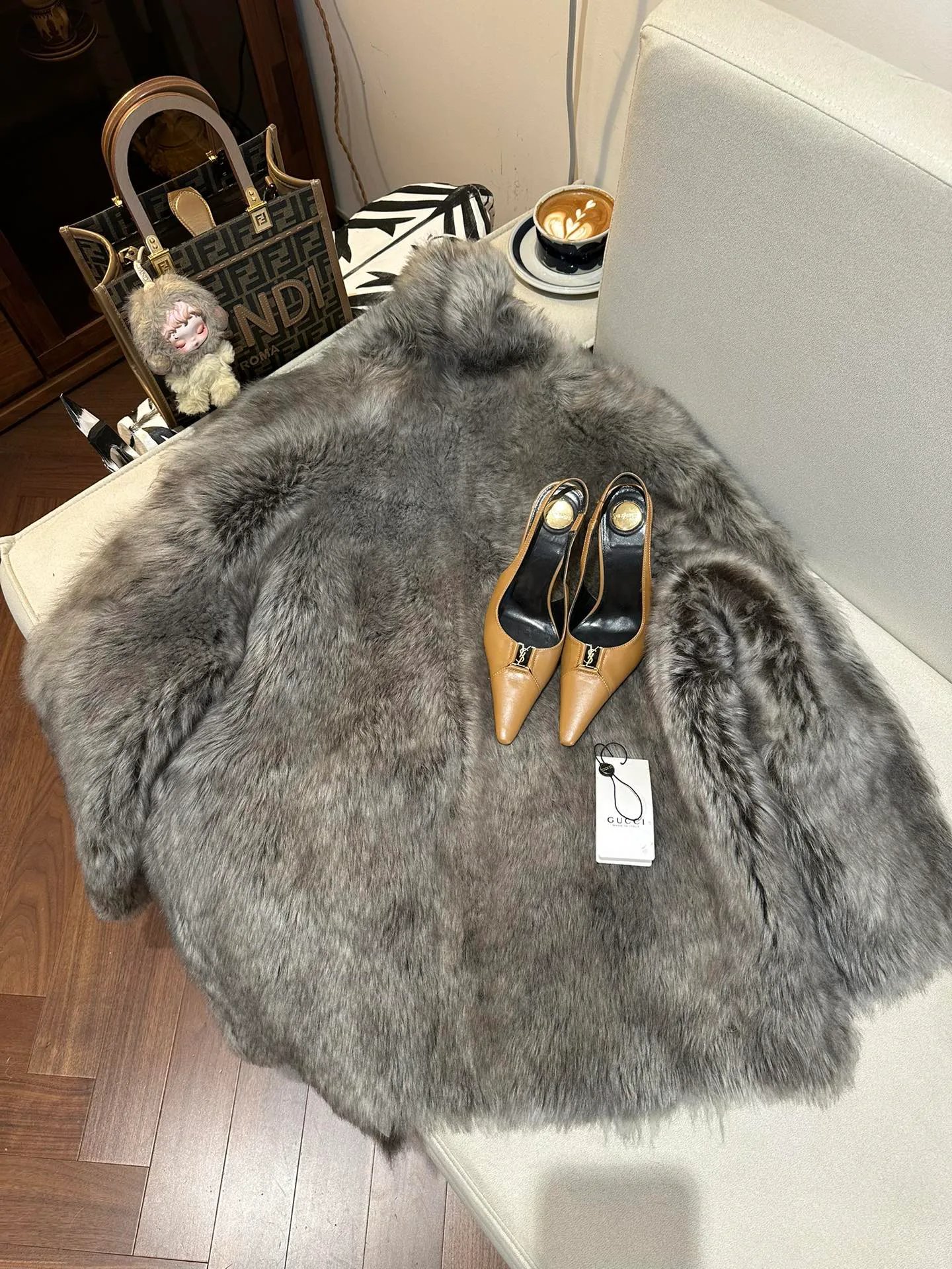 Шубы Женские Gucci 384724