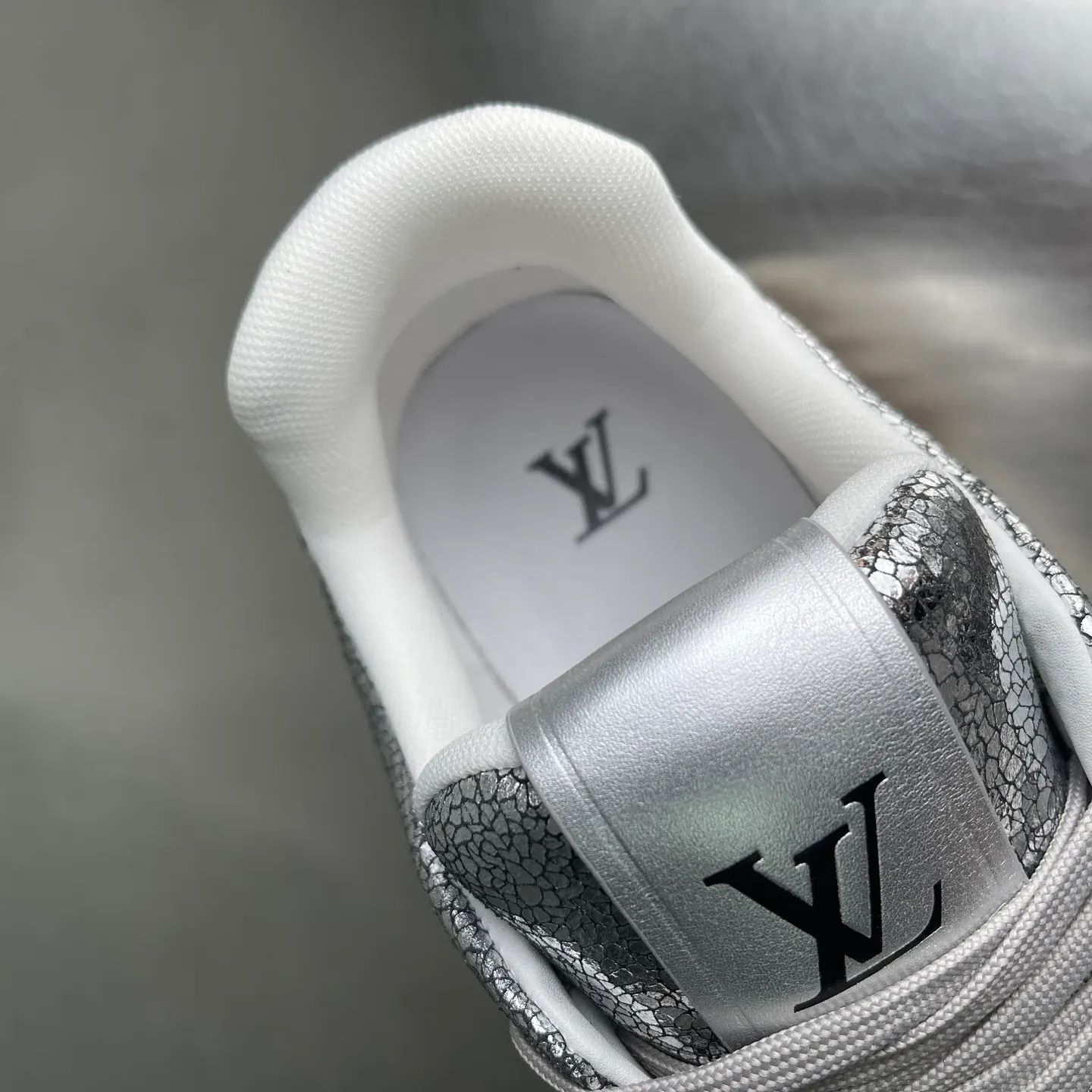 Кроссовки Мужские Louis Vuitton 1257947