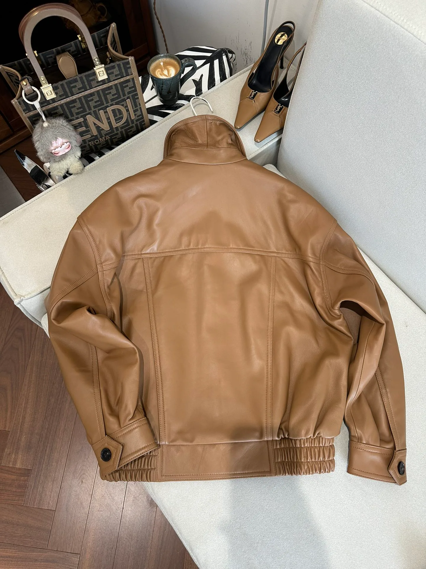 Кожаные Куртки И Дублёнки Женские Saint Laurent 1504921