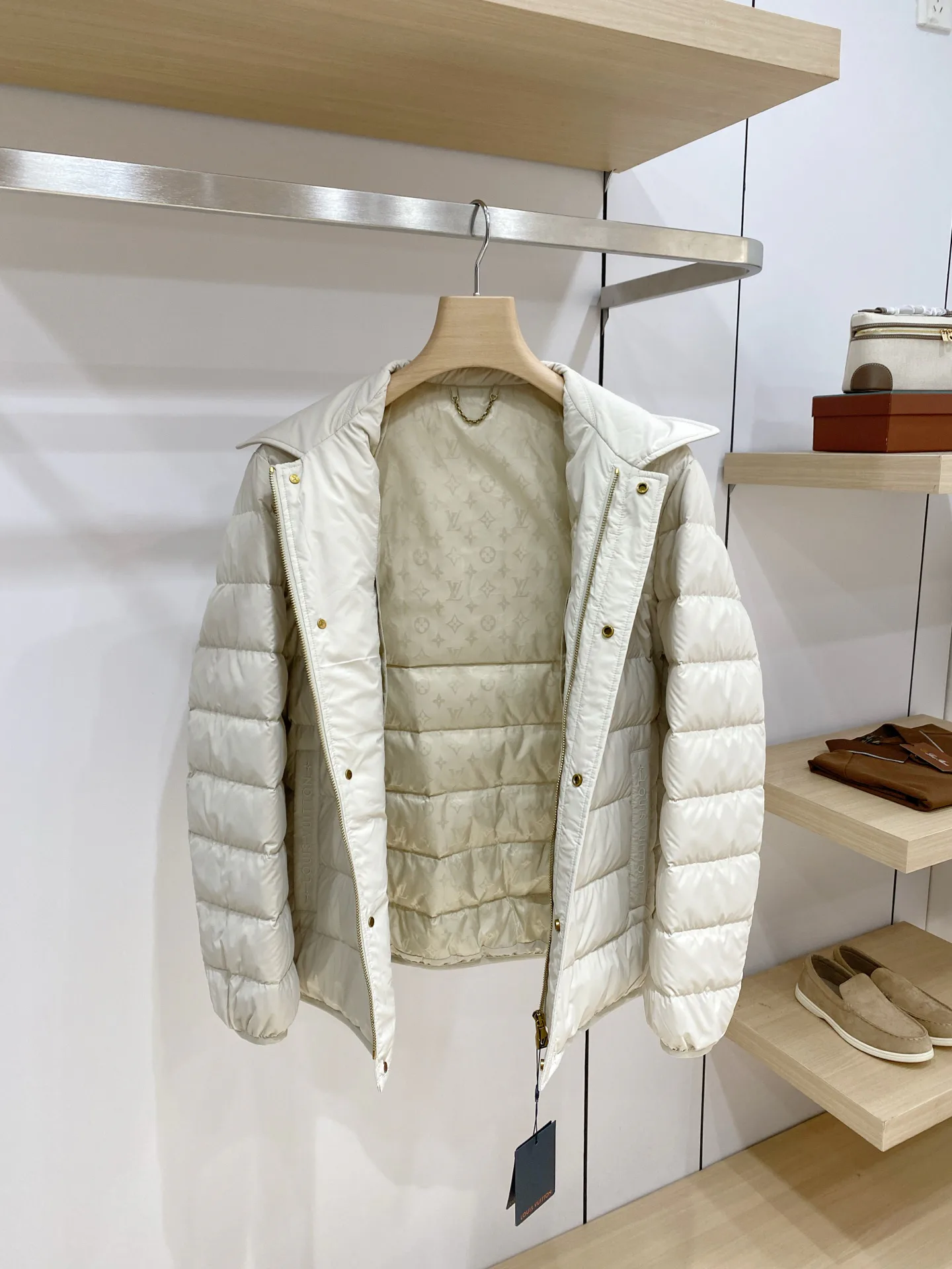 Куртки И Пуховики Женские Louis Vuitton 18284790