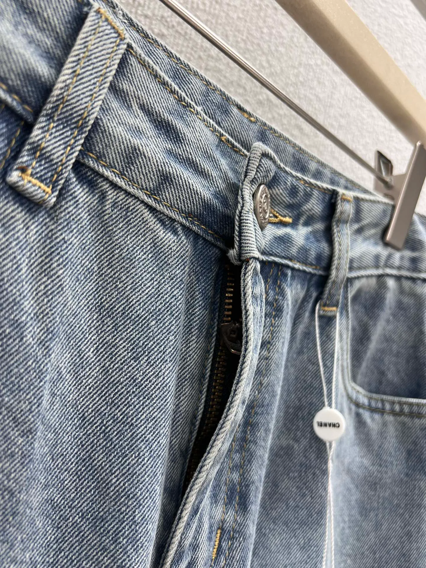 Джинсы Женские Chanel 10430285