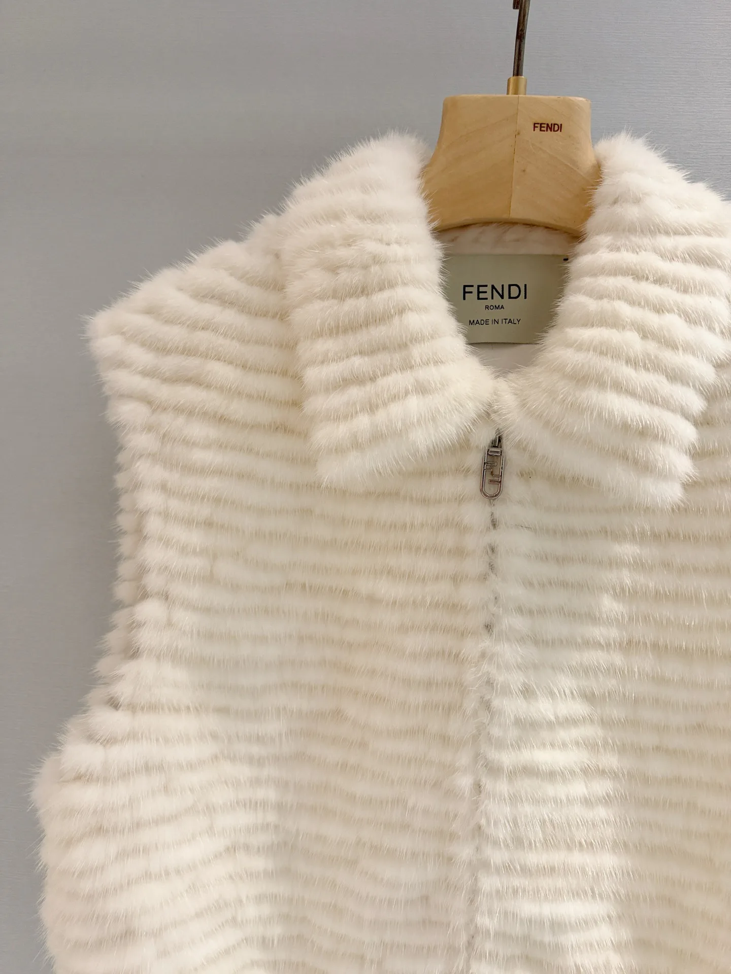 Жилеты Женские Fendi 19760629