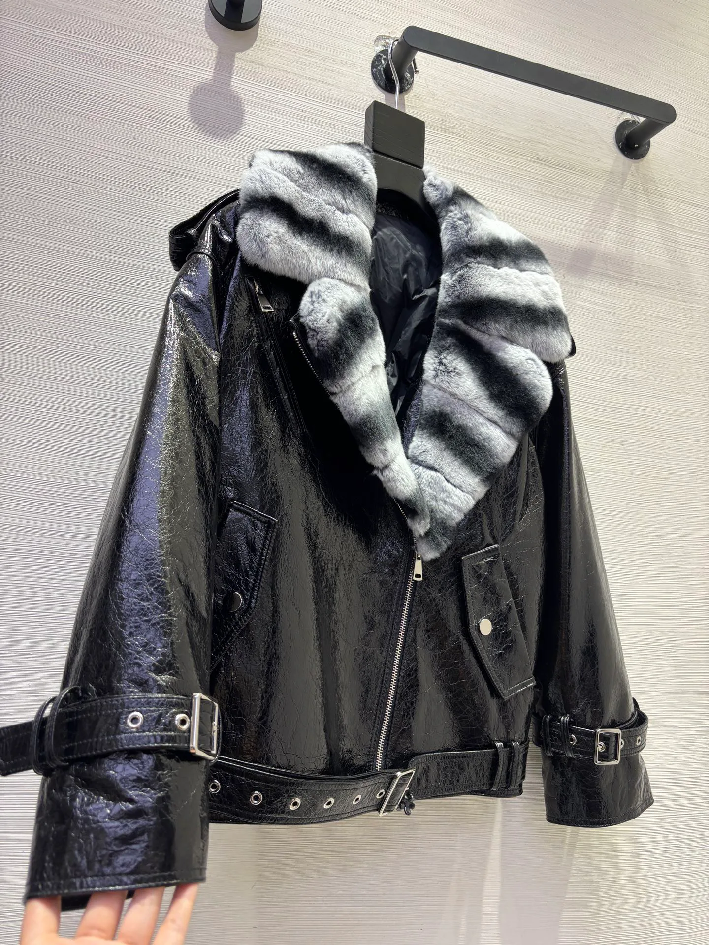 Кожаные Куртки И Дублёнки Женские Saint Laurent 562277