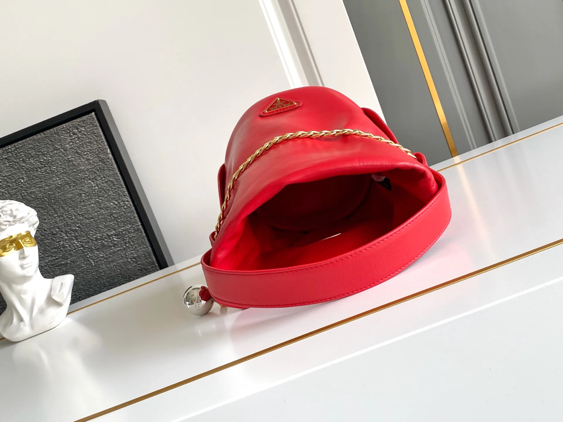 Классические Сумки Женские Prada 13368499