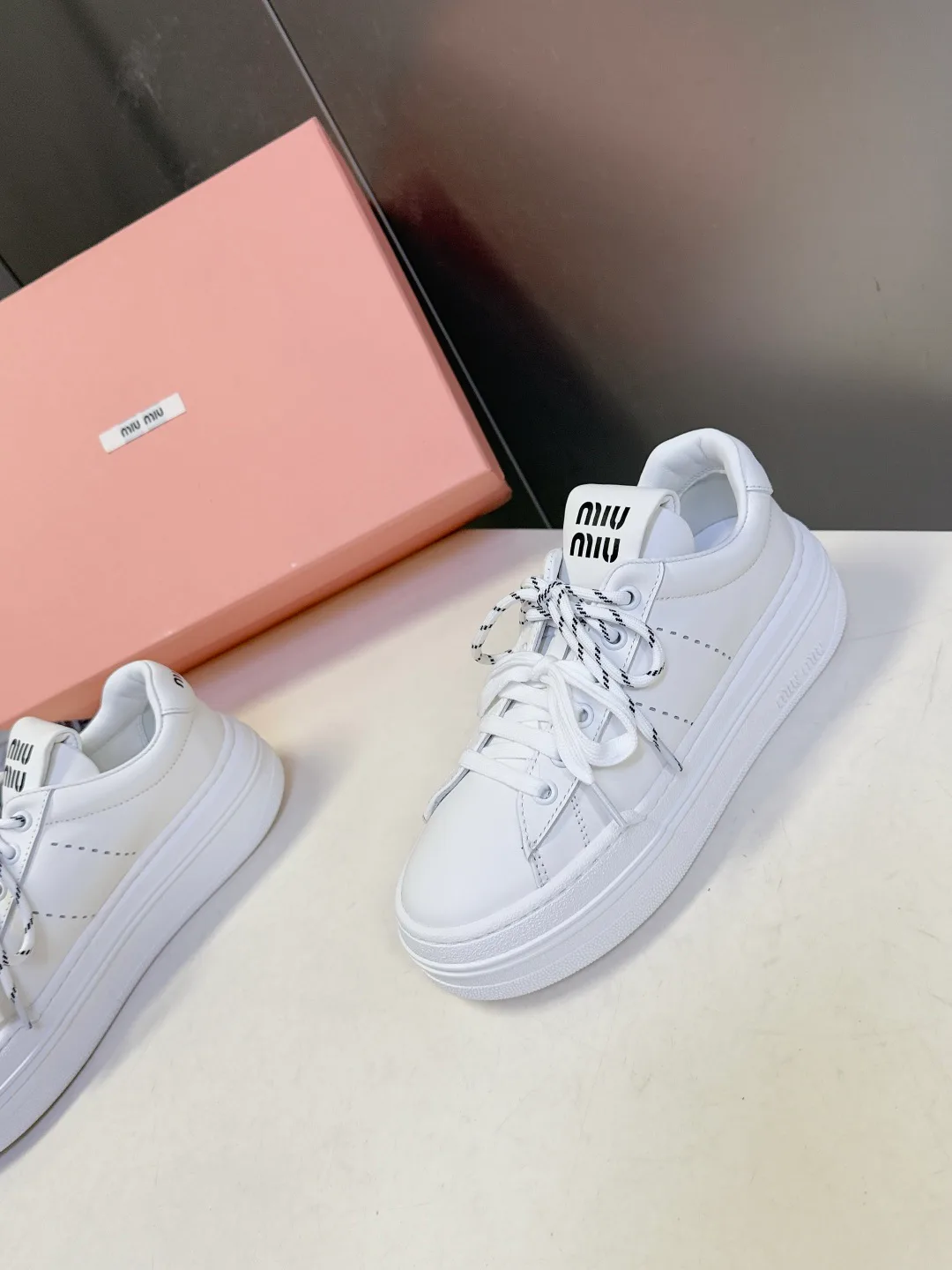 Кроссовки Женские Miu Miu 17589313