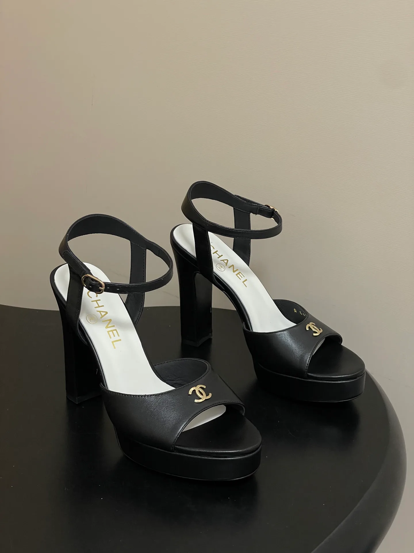 Босоножки Женские Chanel 13343873