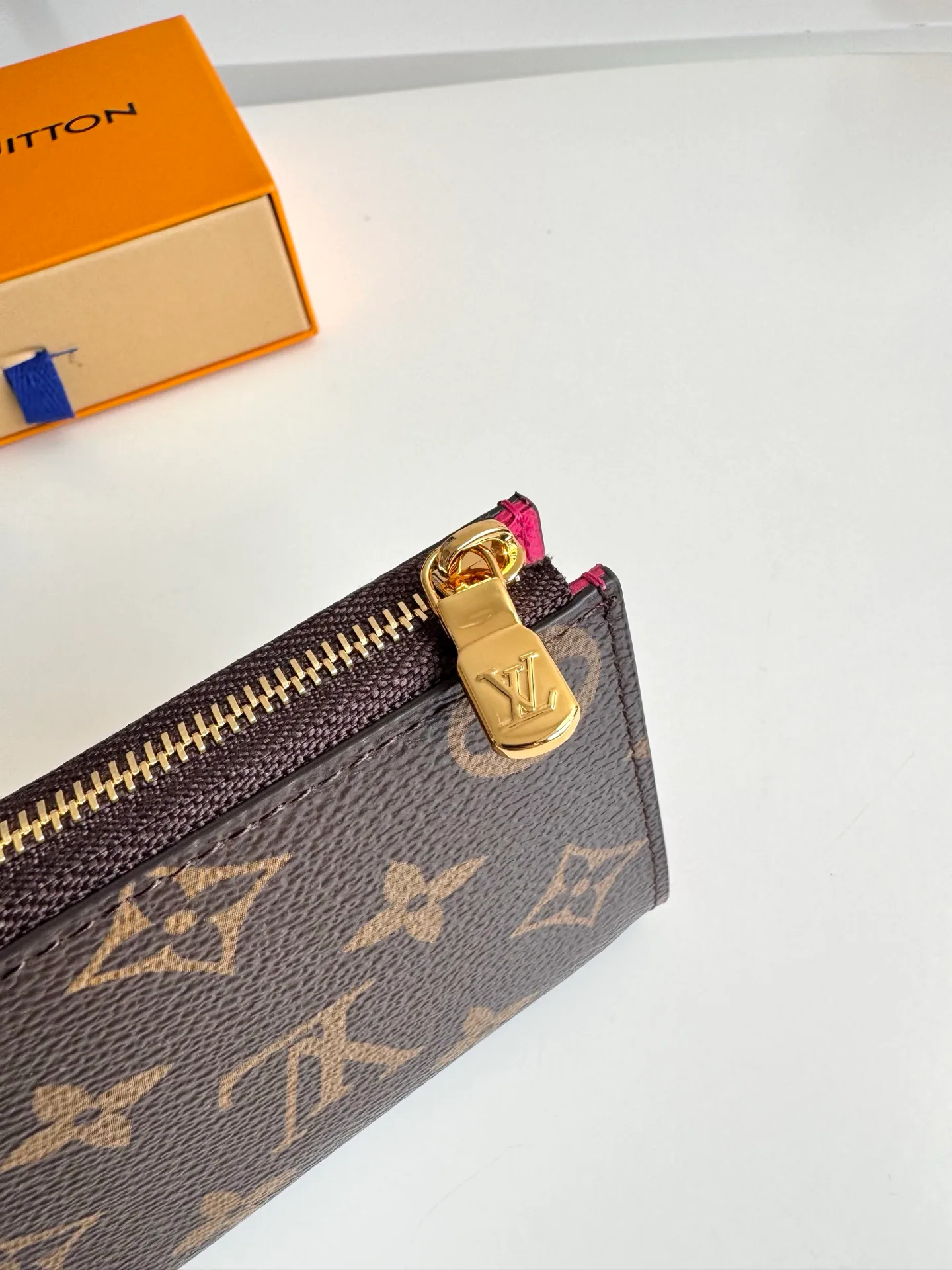 Клатчи Женские Louis Vuitton 11598813