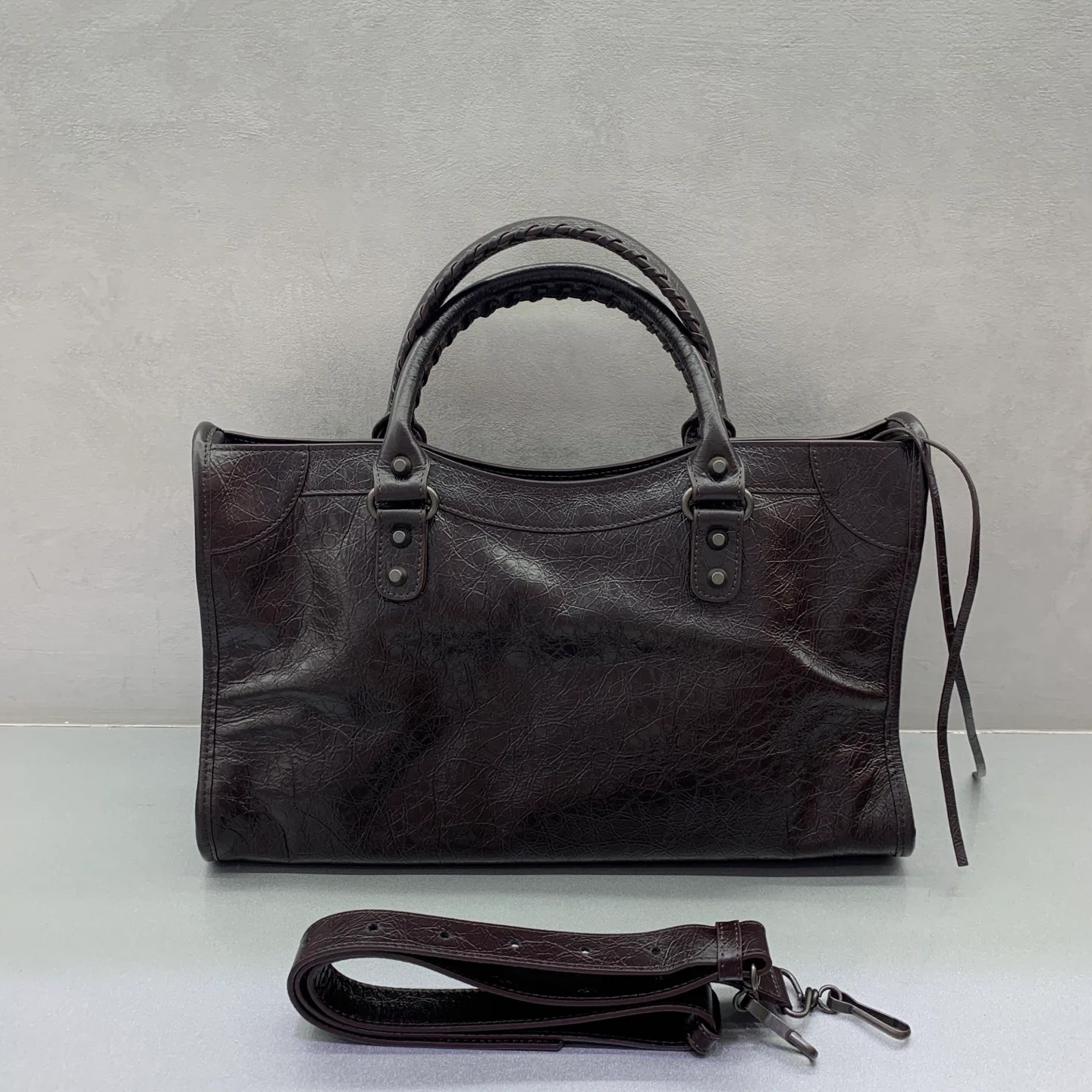 Классические Сумки Женские Balenciaga 18136154