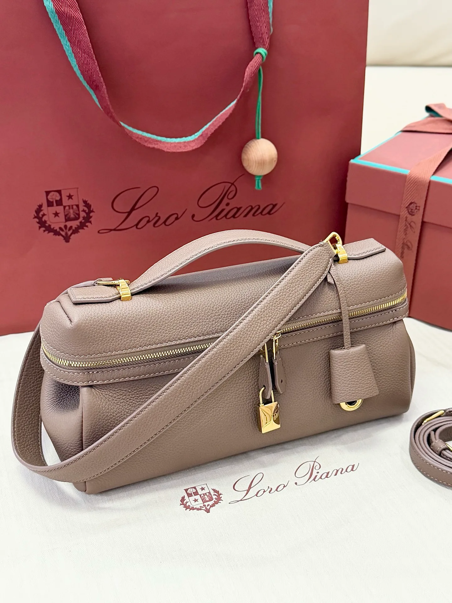 Классические Сумки Женские Loro Piana 17692343