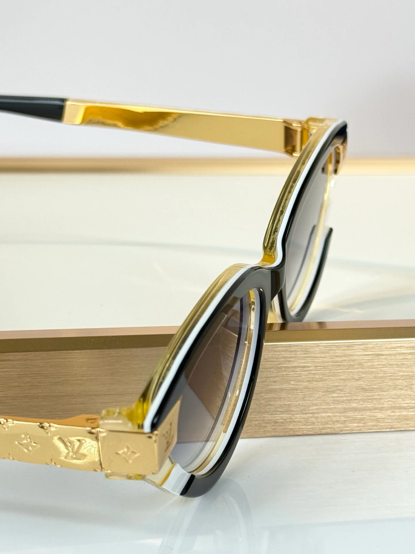 Очки Louis Vuitton 18118329