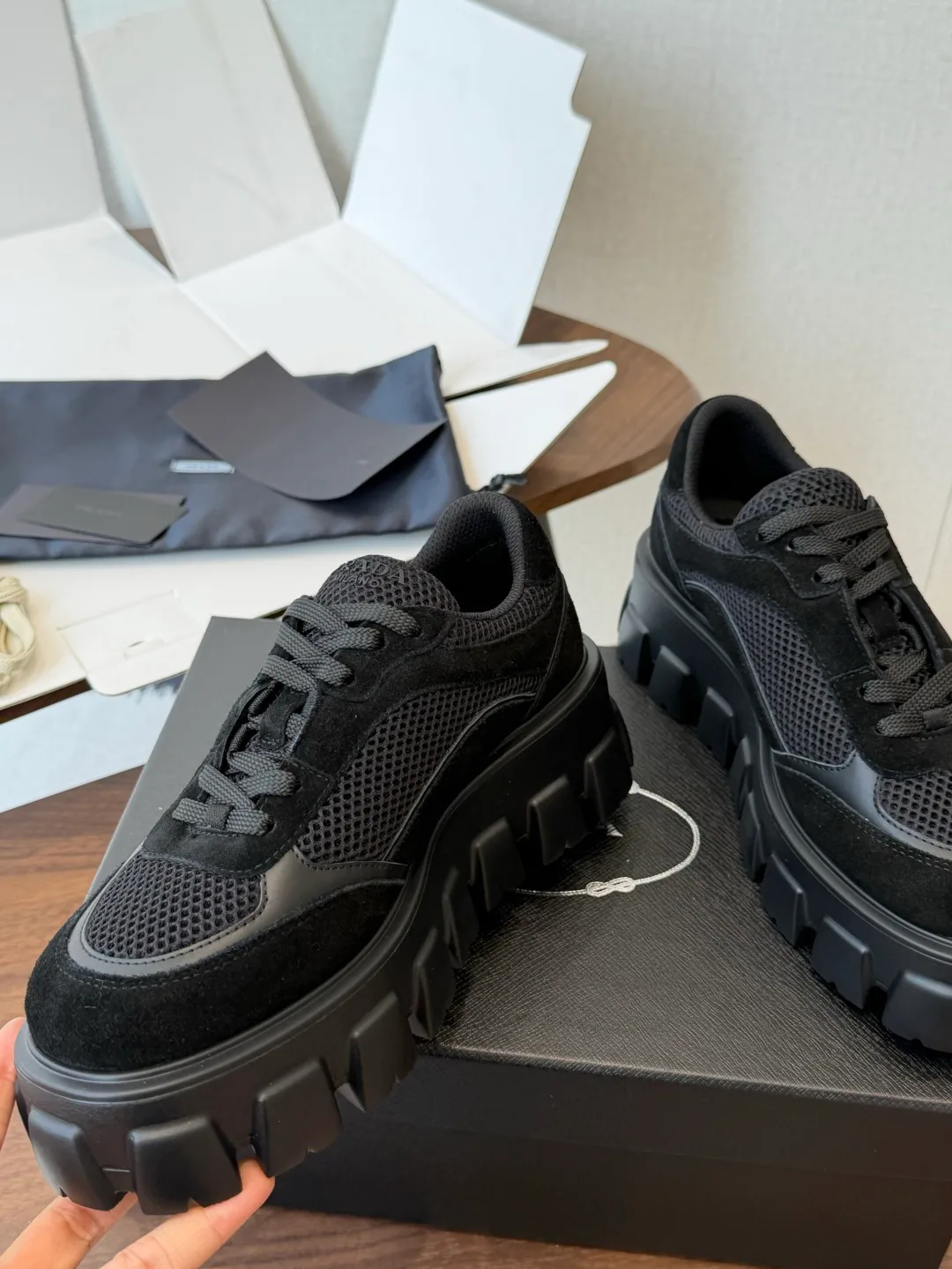 Кроссовки Женские Prada 19039094