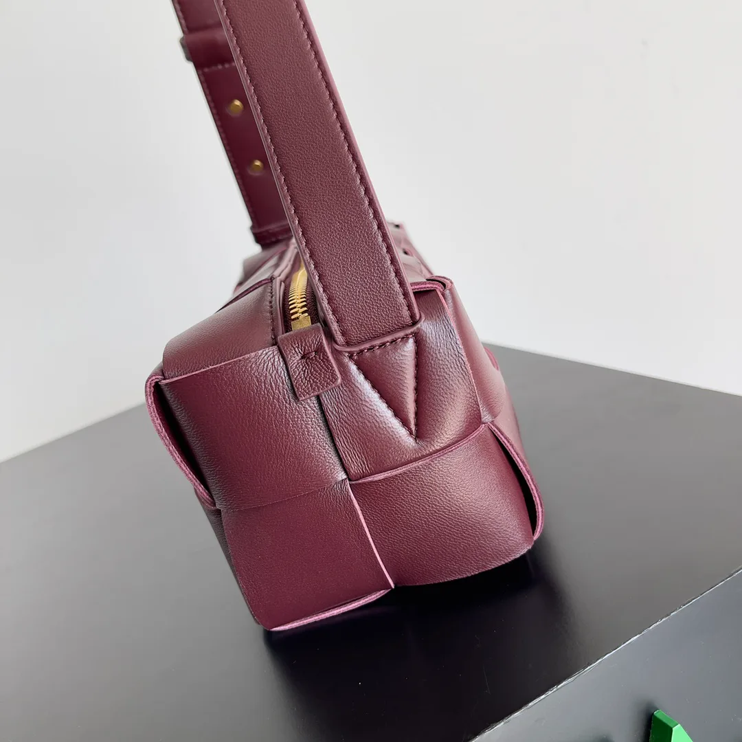 Сумки На Ремне Женские Bottega Veneta 18161086