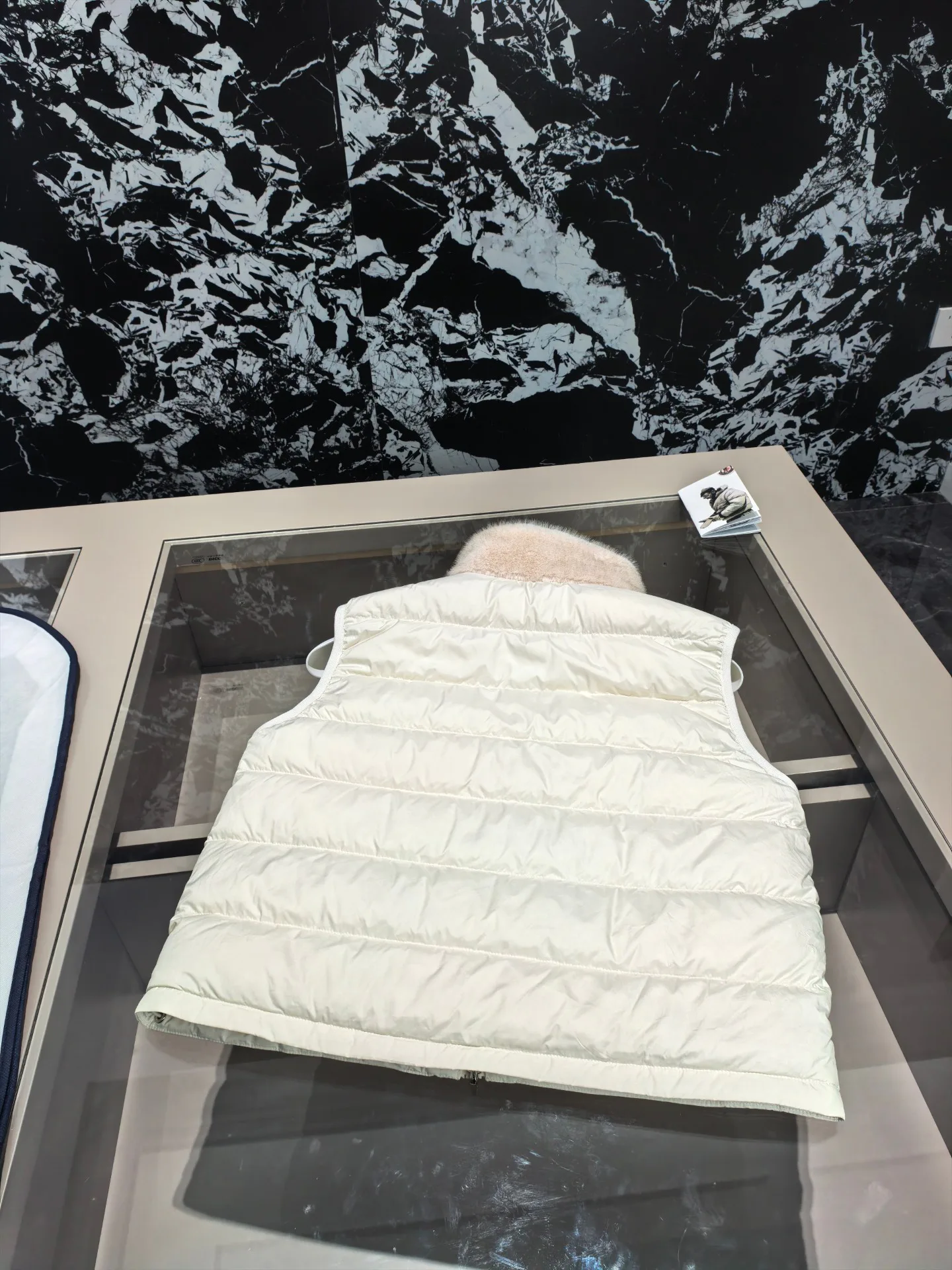Куртки И Пуховики Женские Moncler 18725325