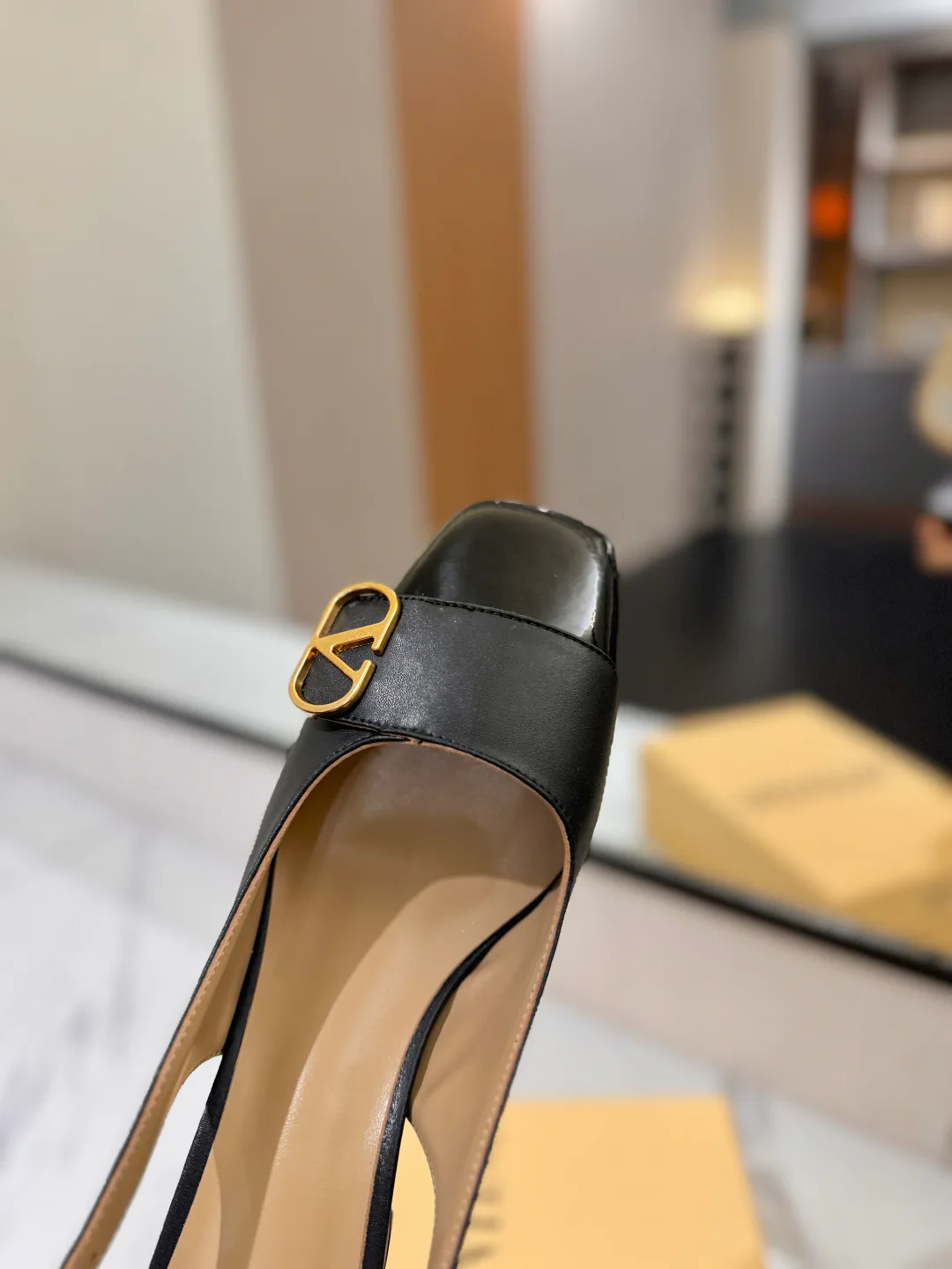Босоножки Женские Valentino 18134906