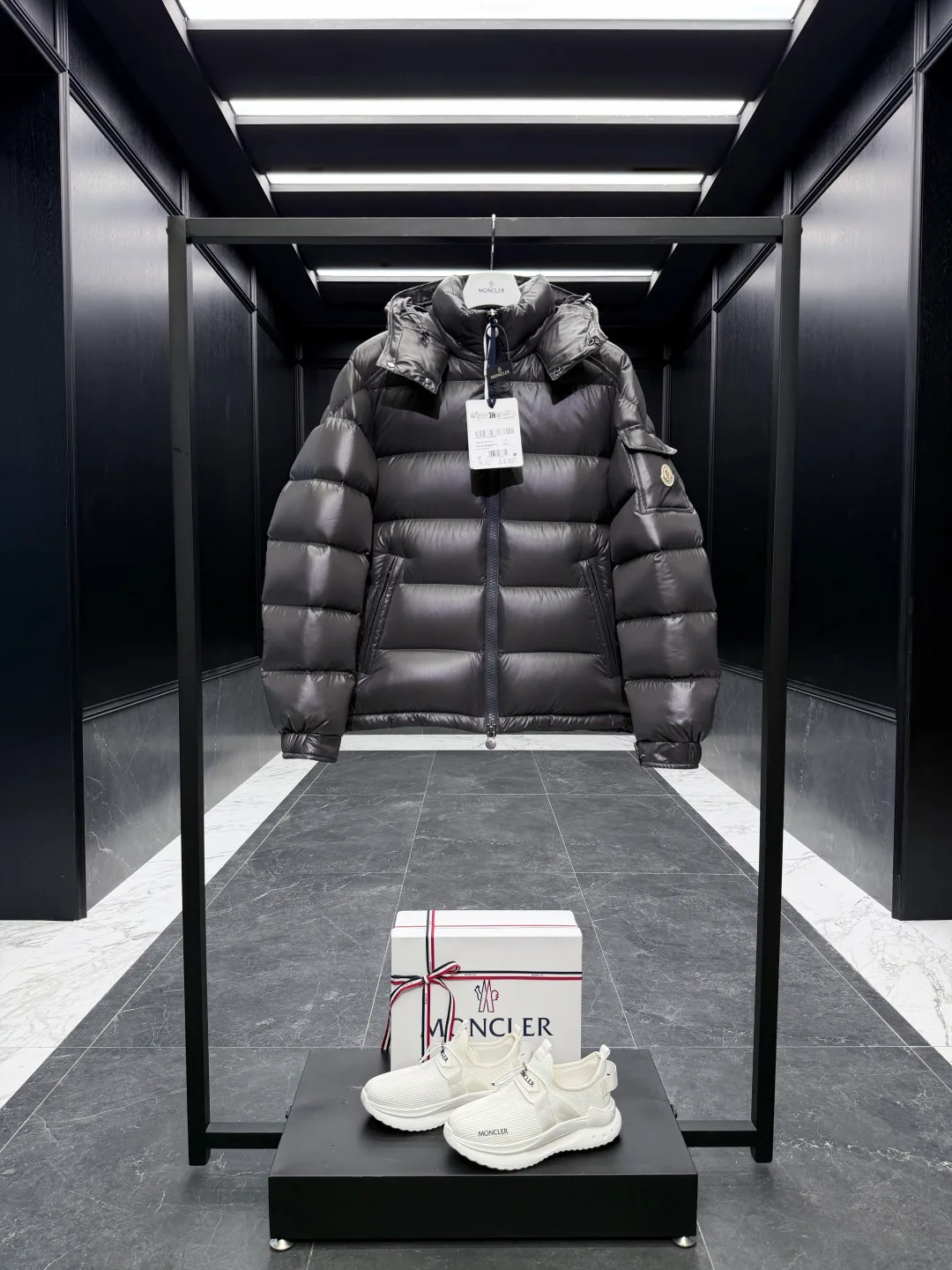 Куртки И Пуховики Мужские Moncler 1694331